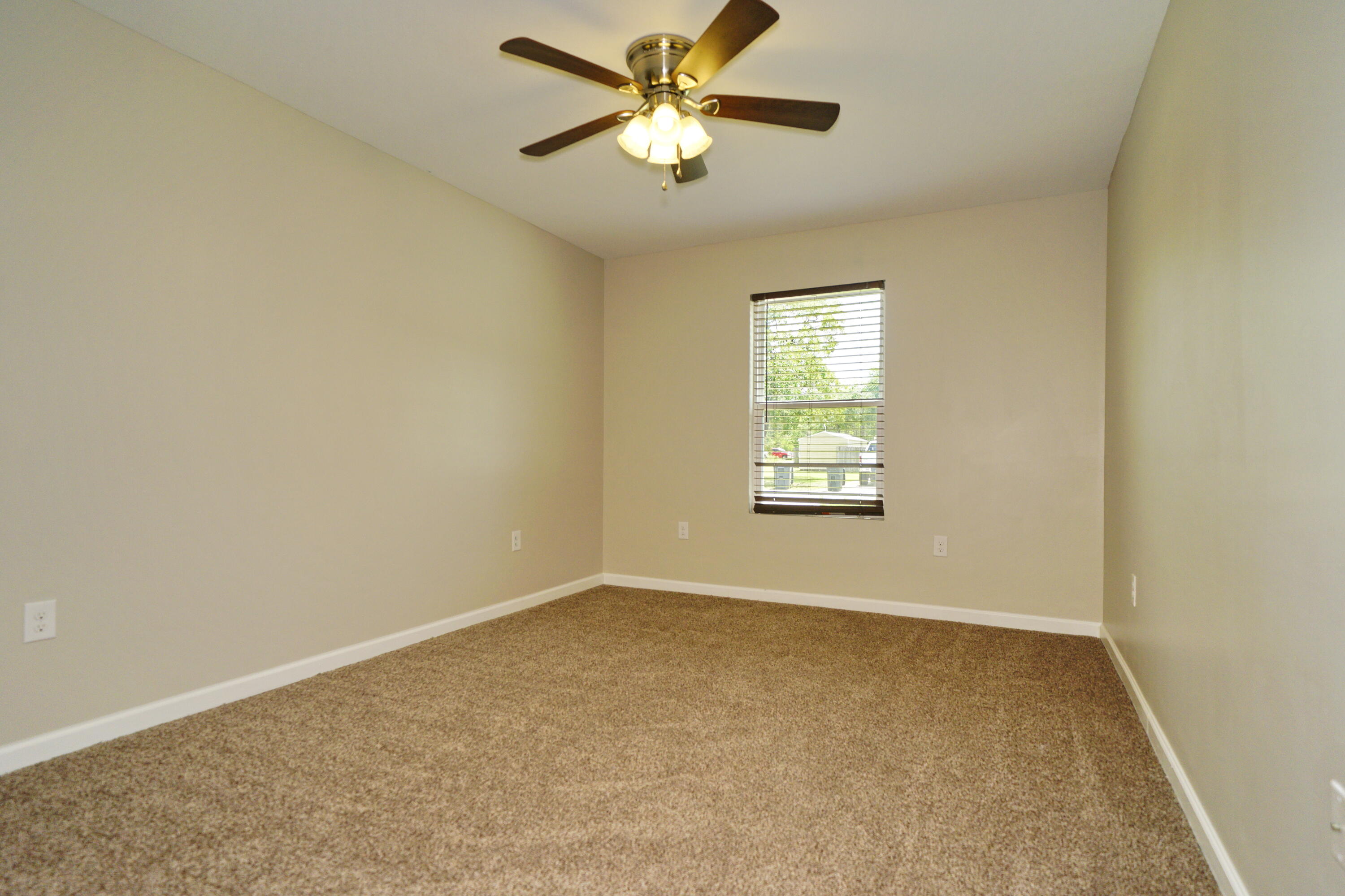 OAKWOOD LAKES ESTATES - Residential