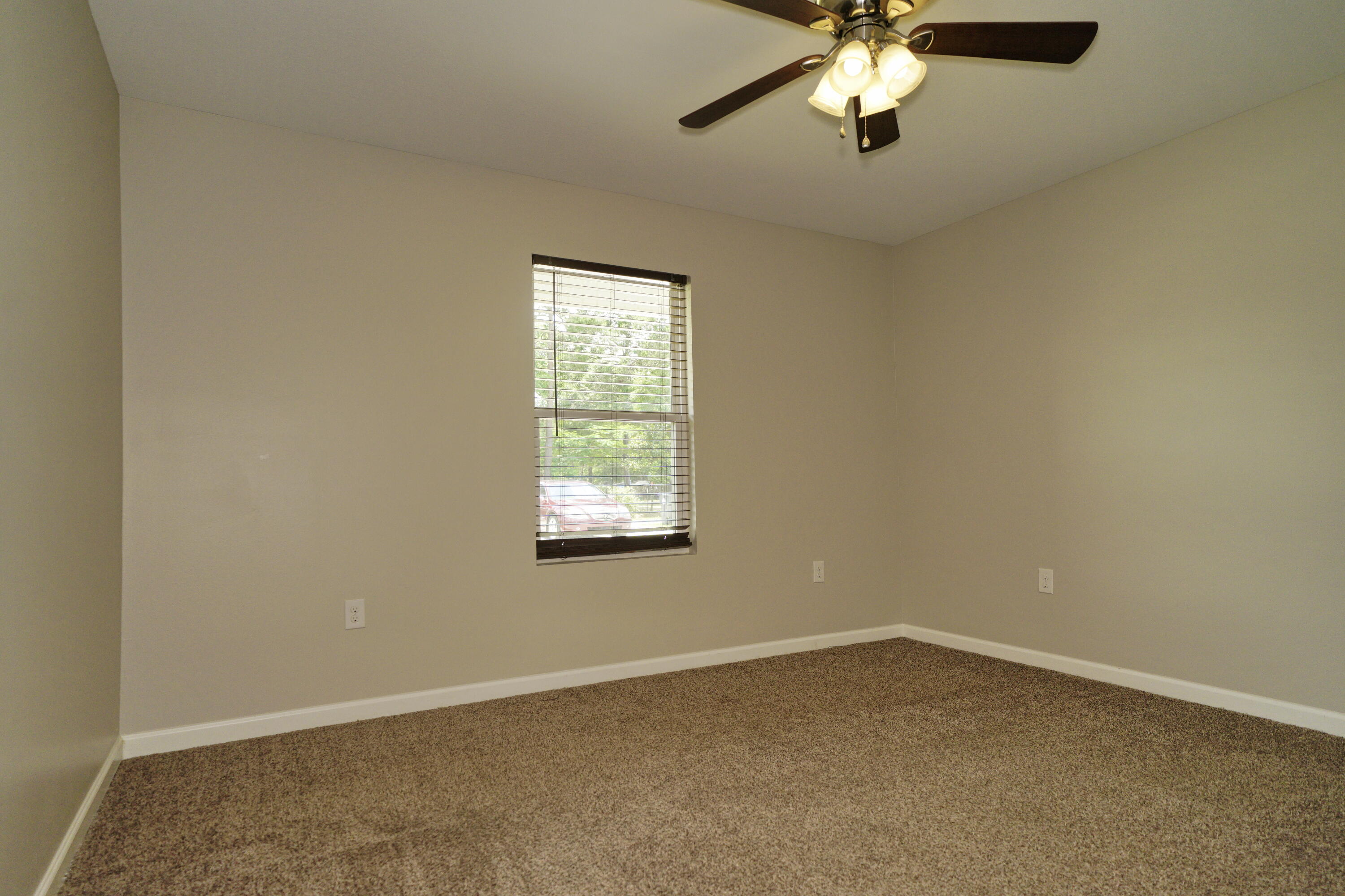 OAKWOOD LAKES ESTATES - Residential