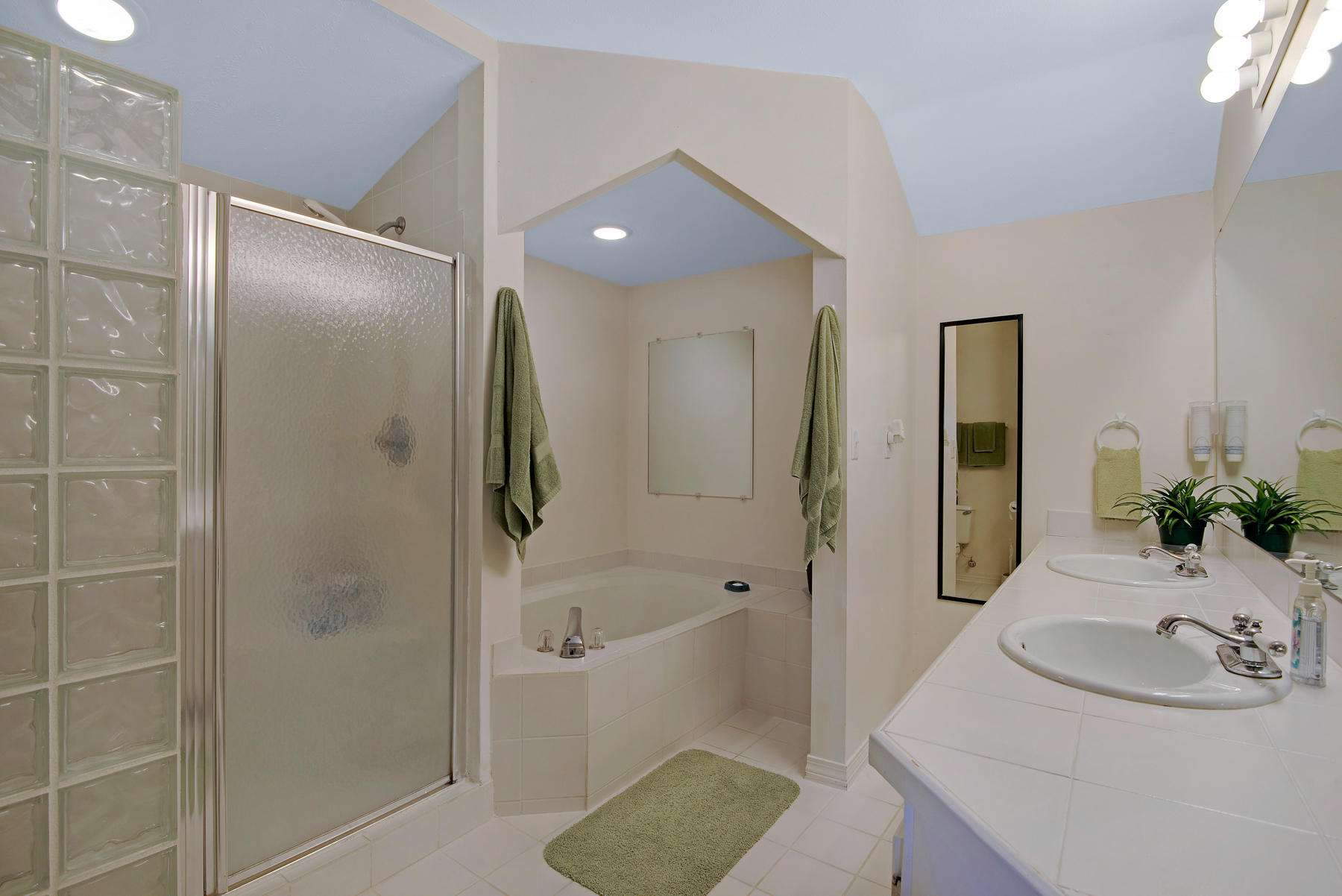 PAGE PLACE - Residential