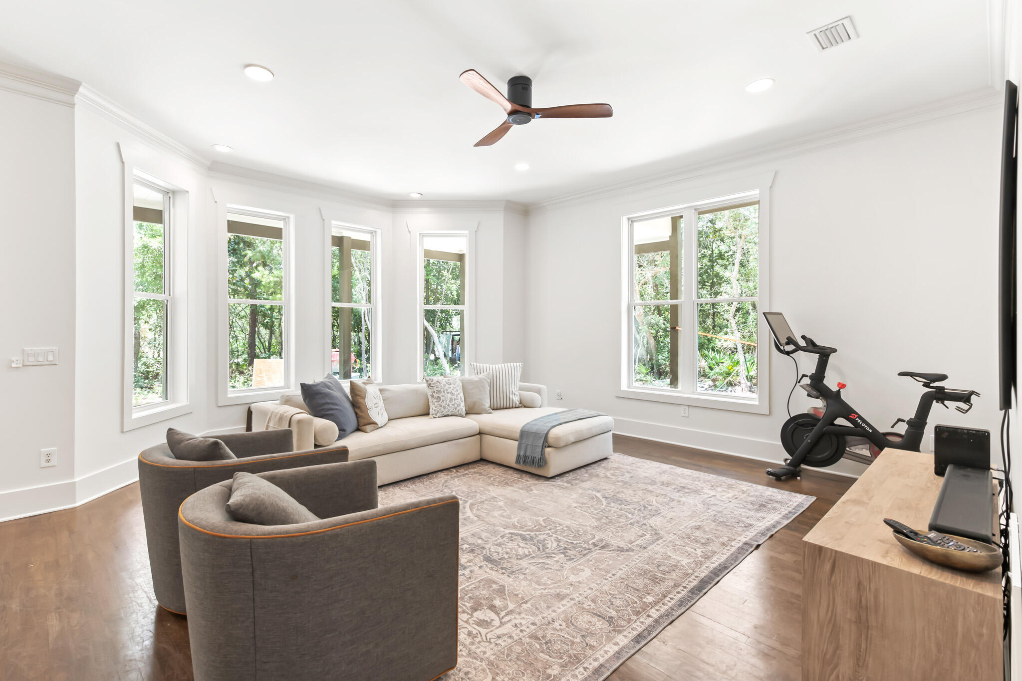 BAY MAGNOLIA - Residential