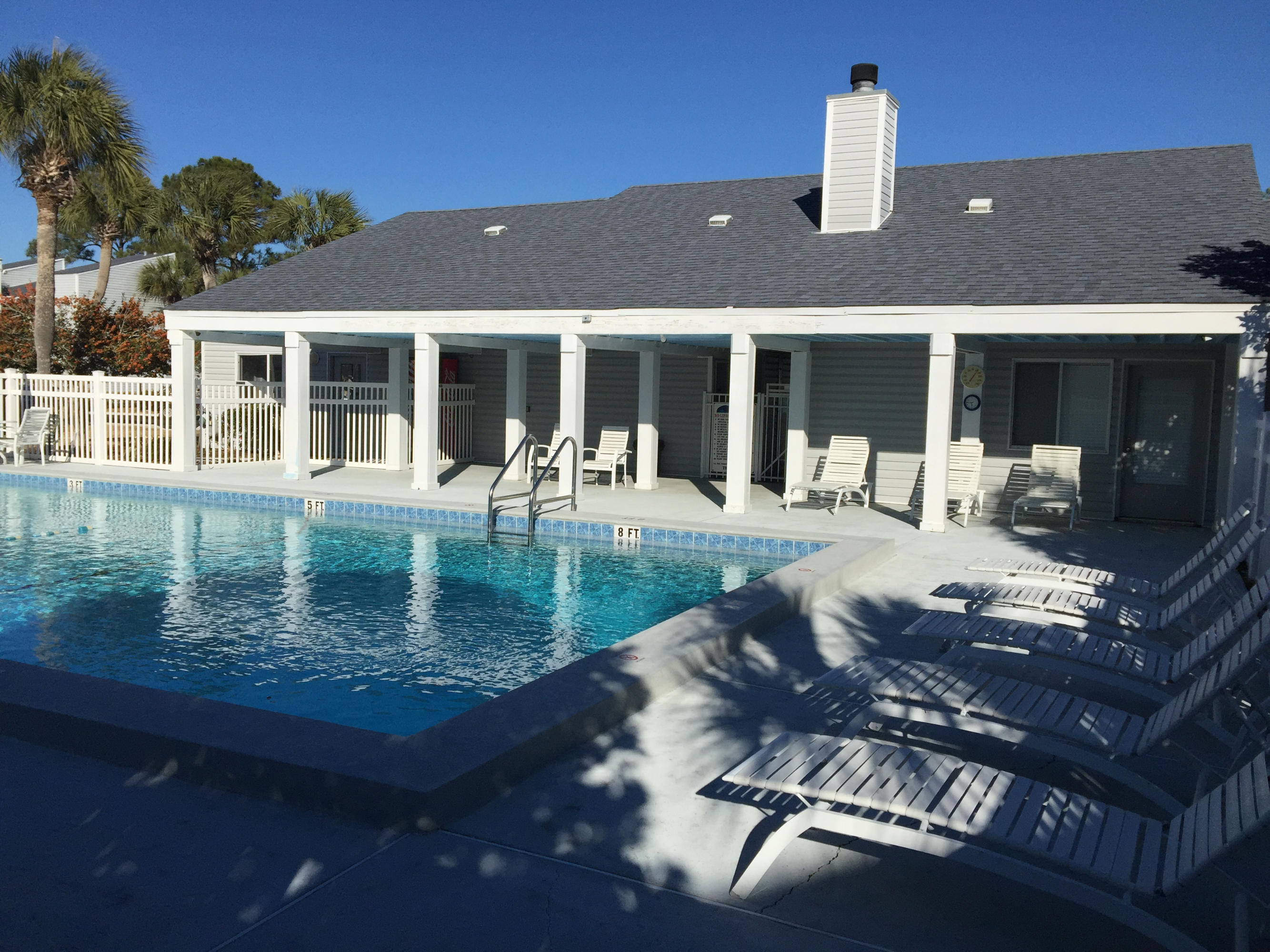 FINISTERRA CONDO - Residential