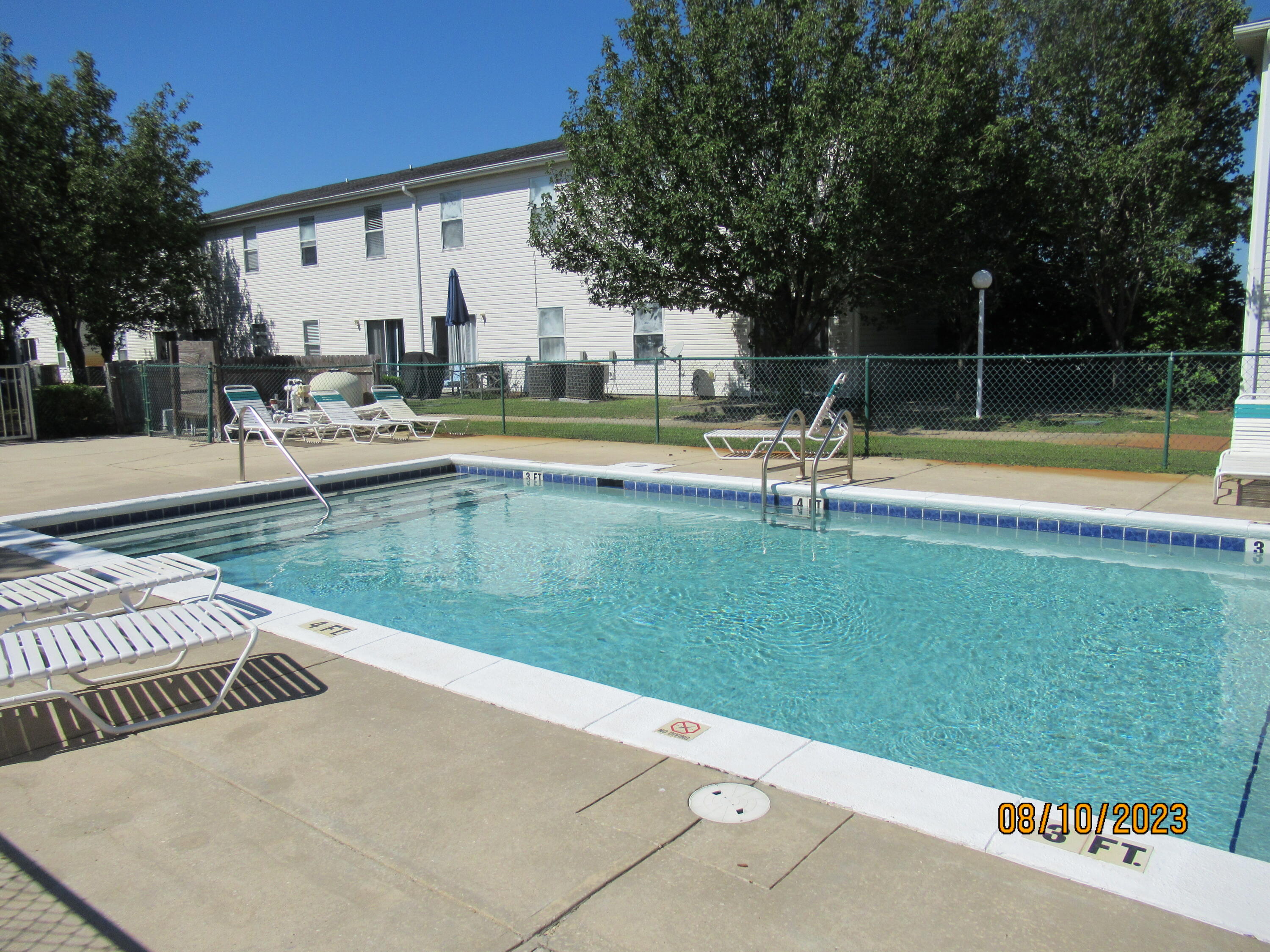 QUAIL LAKE - Residential