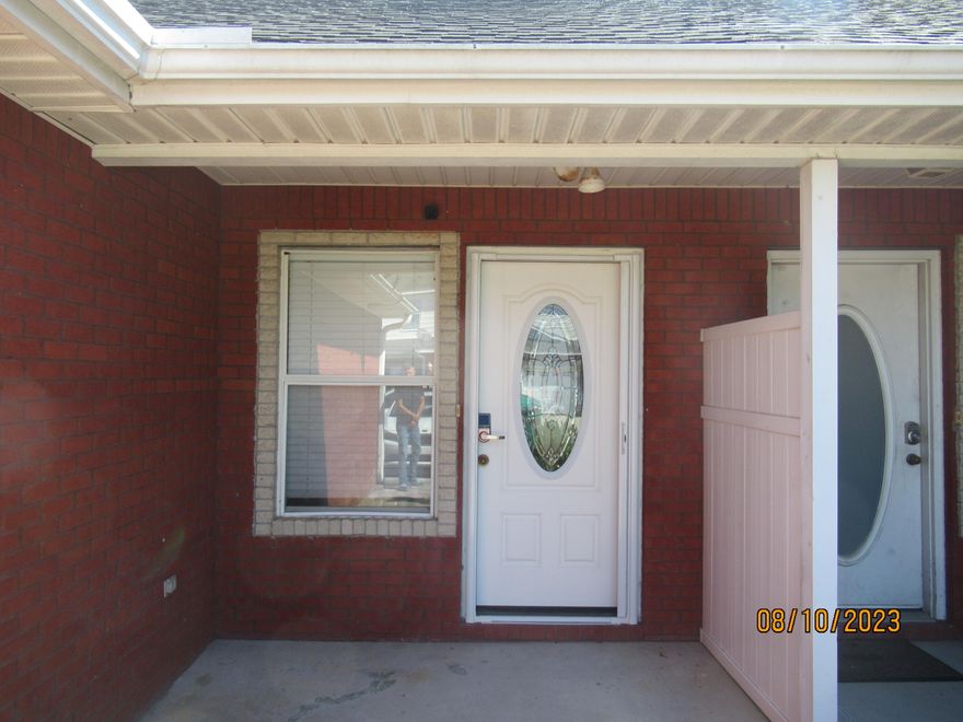 Located in the heart of Destin, shopping, dining, entertainment, and public access to the Beautiful Emerald Coast beaches. This well-maintained two-story townhouse greets you with high ceilings and an open concept style. The kitchen features granite countertops, natural stone backsplash, recessed lights, stainless steel appliances, a breakfast bar, and wood cabinetry... Off the kitchen you will find a covered patio for your early morning coffee. Master bedroom located on the first floor. First floor bath includes a walk in shower, shiplap wall and linen closet. Upstairs you will find 2 spacious bedrooms and the second bath.The central air conditioner unit was upgraded in 2018. A new water heater was installed in 2016.