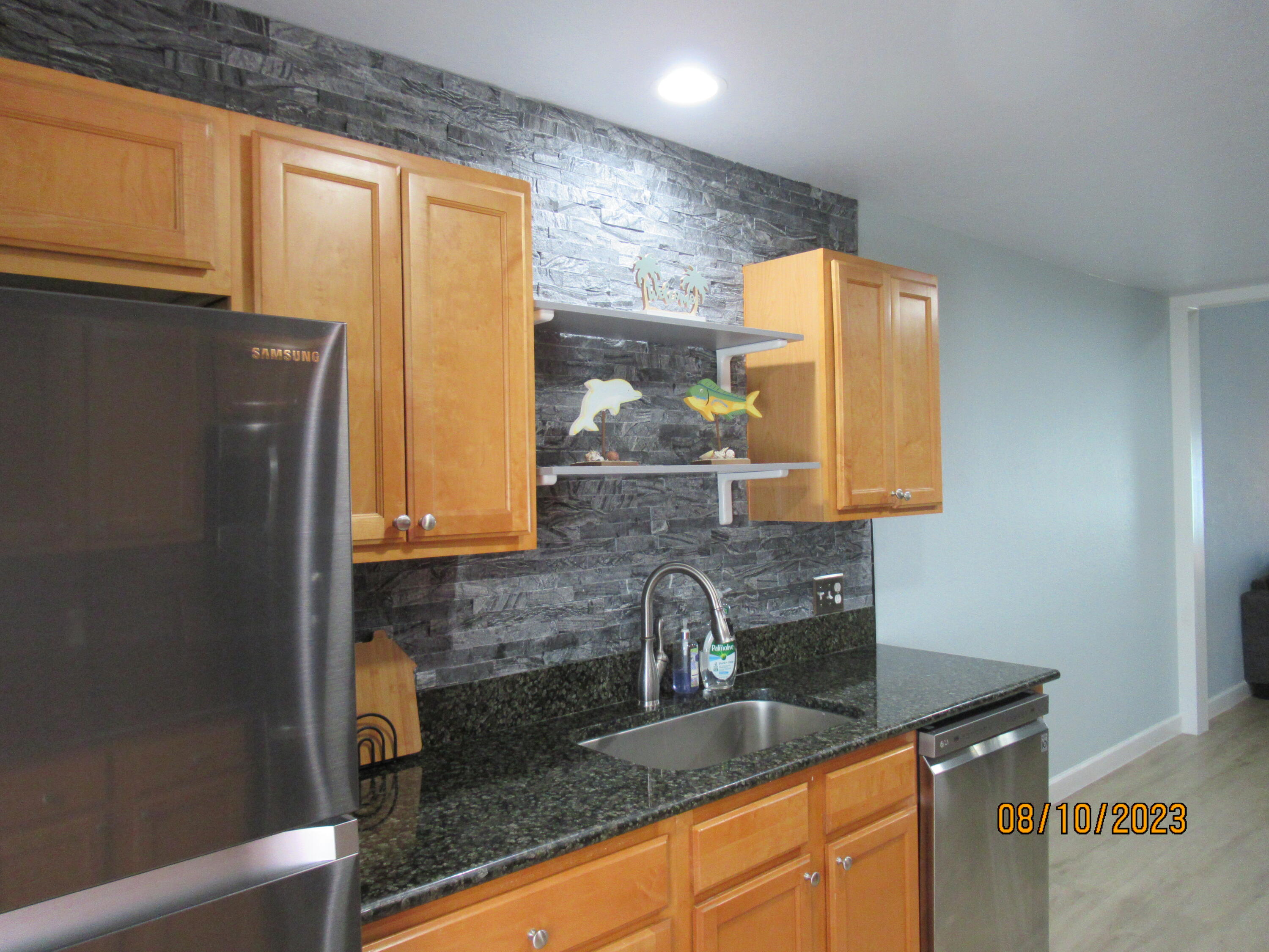 QUAIL LAKE - Residential