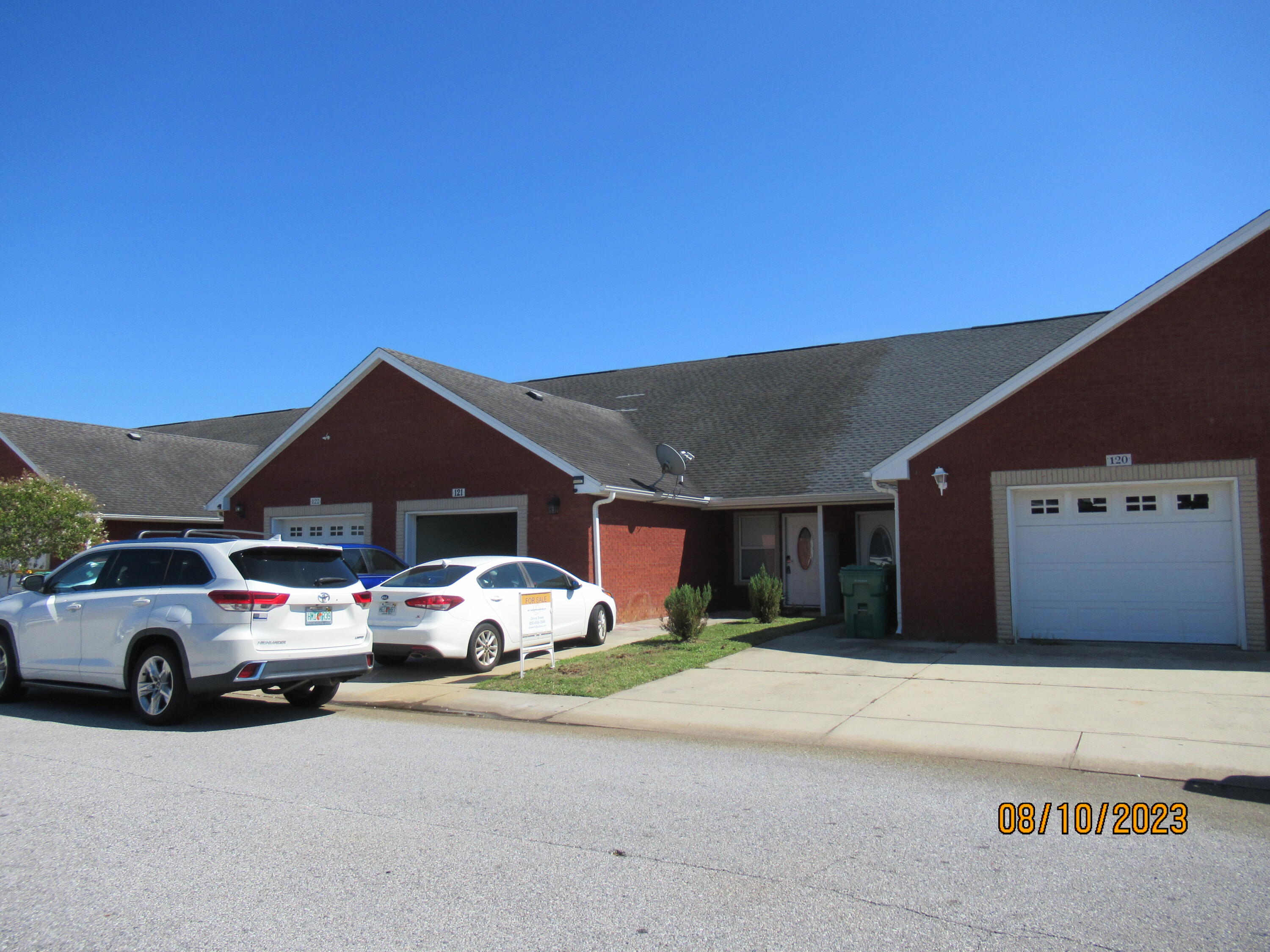 QUAIL LAKE - Residential