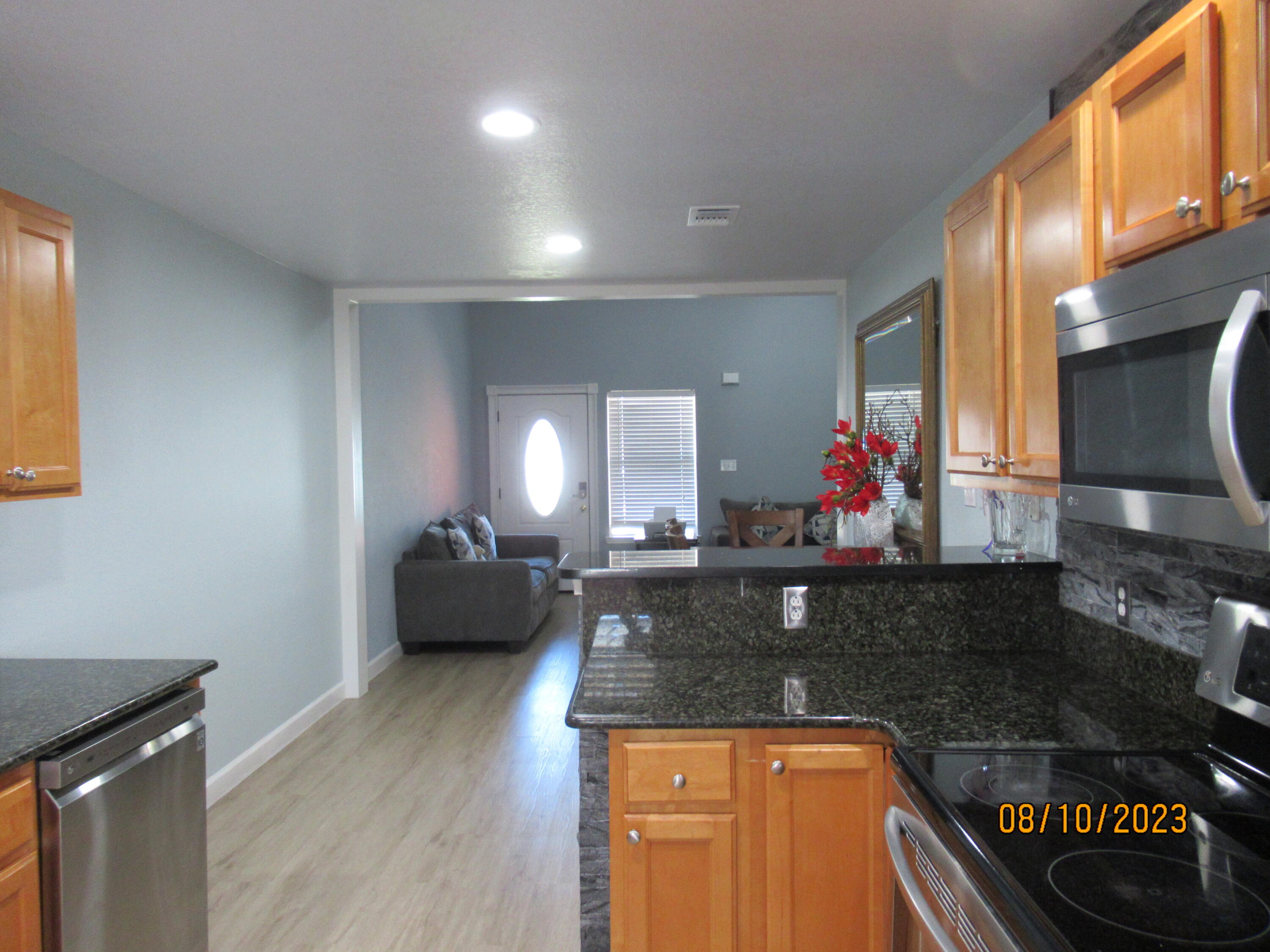 QUAIL LAKE - Residential