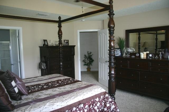 SILVER SPRINGS EST - Residential