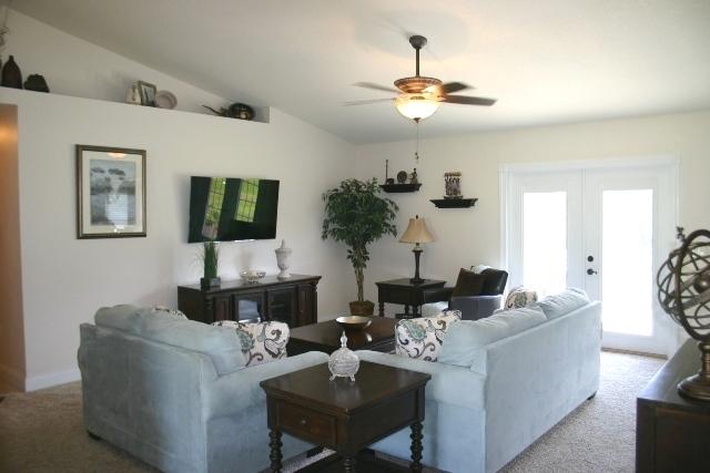 SILVER SPRINGS EST - Residential