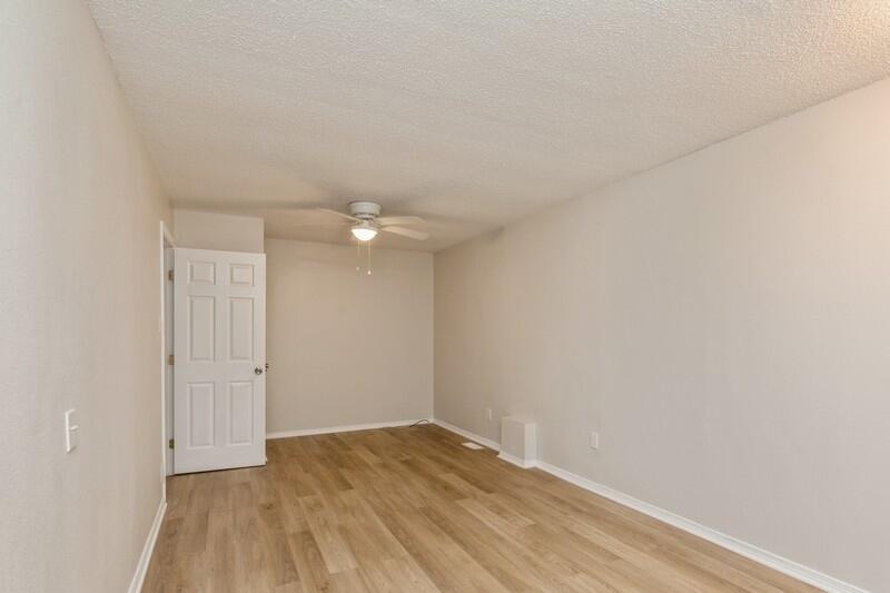 CRESTVIEW SUBURB (231000.00) - Residential