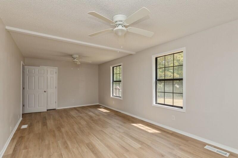 CRESTVIEW SUBURB (231000.00) - Residential