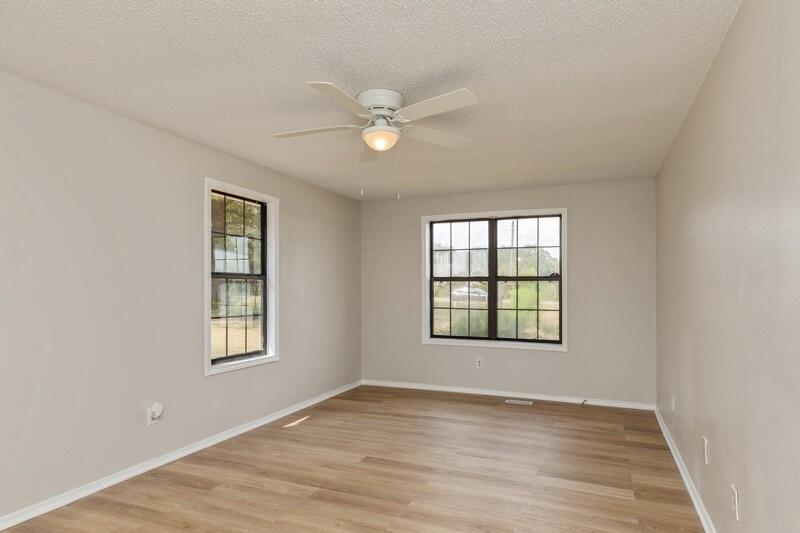 CRESTVIEW SUBURB (231000.00) - Residential