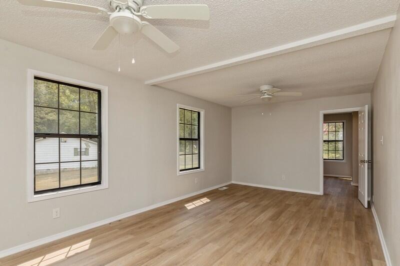 CRESTVIEW SUBURB (231000.00) - Residential