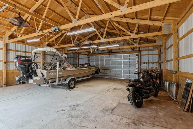 CRESTVIEW SUBURB (231000.00) - Residential