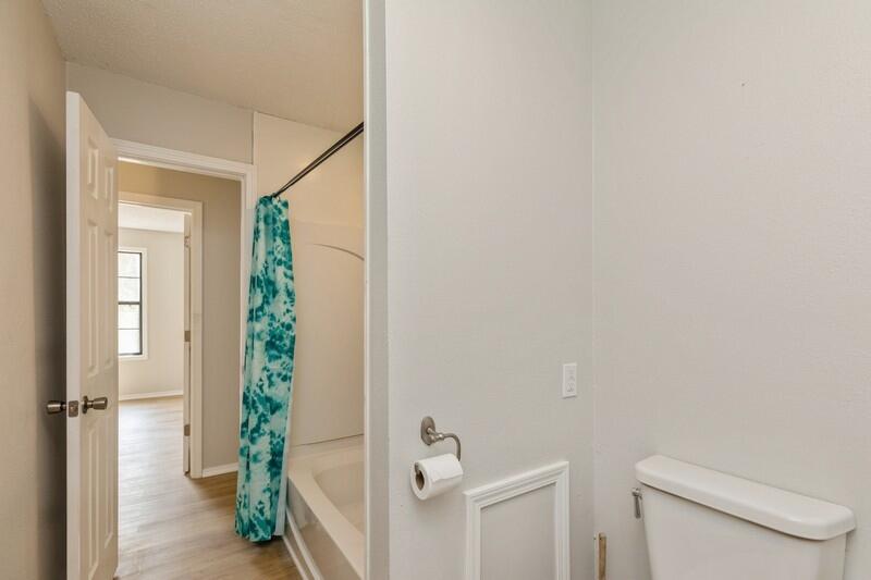 CRESTVIEW SUBURB (231000.00) - Residential