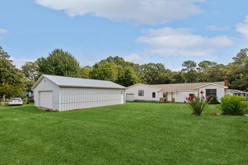 CRESTVIEW SUBURB (231000.00) - Residential