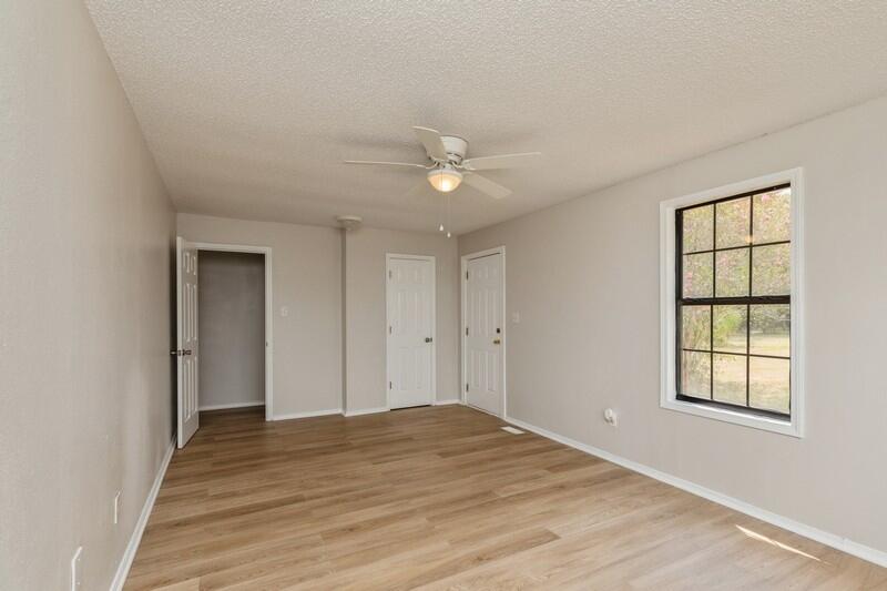 CRESTVIEW SUBURB (231000.00) - Residential