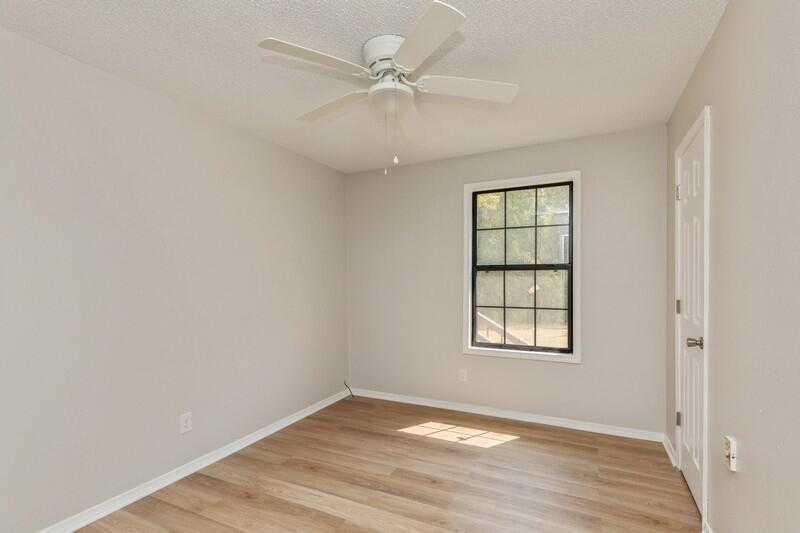 CRESTVIEW SUBURB (231000.00) - Residential