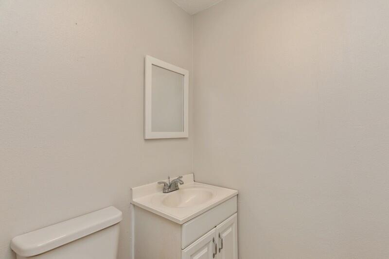 CRESTVIEW SUBURB (231000.00) - Residential