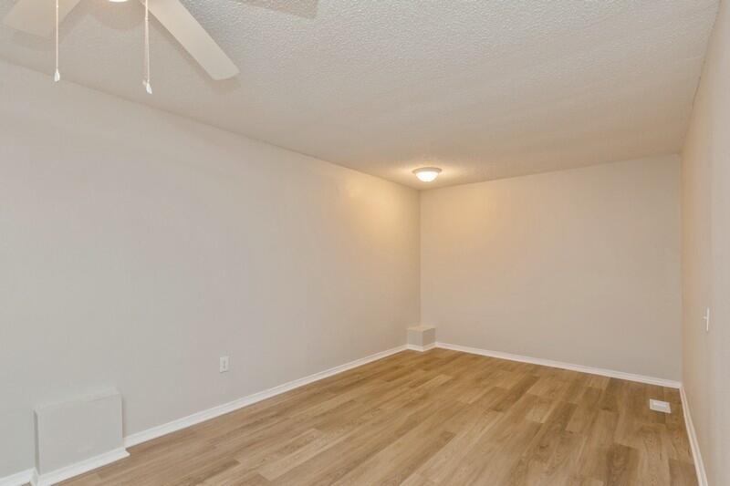 CRESTVIEW SUBURB (231000.00) - Residential