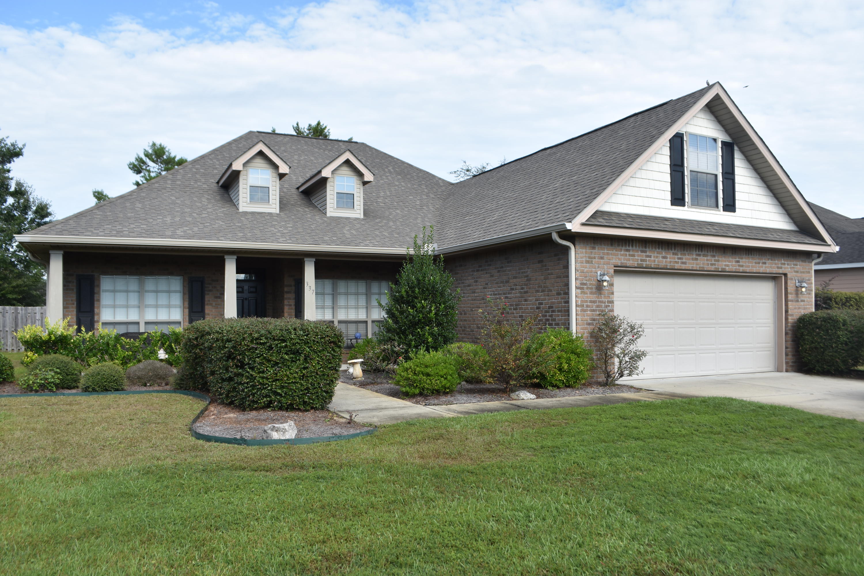This beautiful, pond front Glenhurst floor plan is well laid out with plenty of room with multiple flex spaces. Split bedroom floor plan, with Bonus room above garage. Powder Bath is convenient to the living space off the kitchen. Available for Lease November 1 and includes HOA, Garbage, Basic Cable and Lawn maintenance. Hammock Bay is a pedestrian-friendly development. There are network of sidewalks, nature trails, and bike paths. The Hammock Bay Town Square-lawn-style amphitheater is designed for entertainment. There is also a $12+ million, 60-acre Sports Park featuring a multitude of ball field/park amenities nearby. Recently the developer donated land for two schools to be built in Hammock Bay.The Lake Club at Hammock Bay includes a 25 meter lap pool and a resort-style pool, lighte