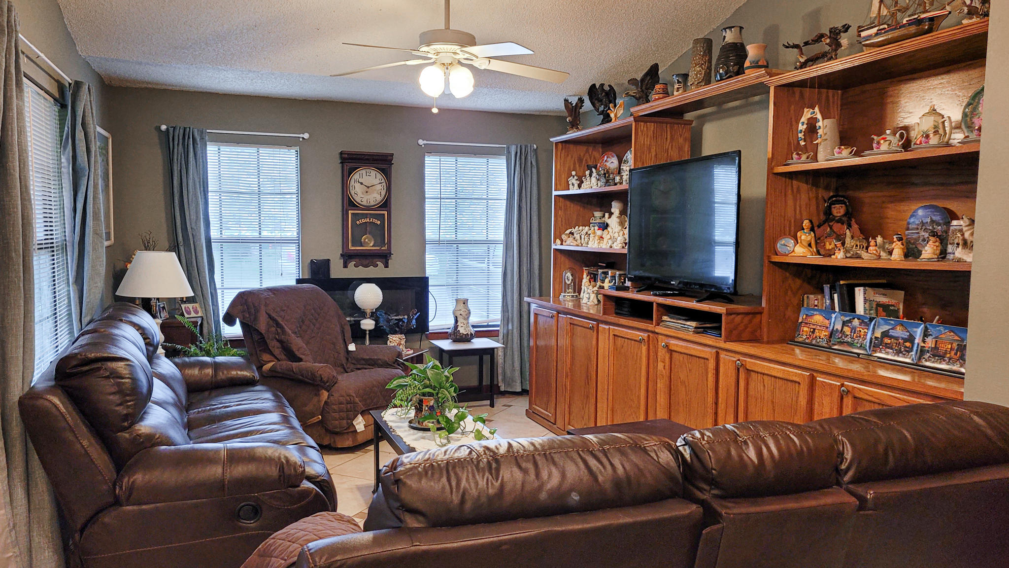 HIDDEN TRAILS PH 1 - Residential