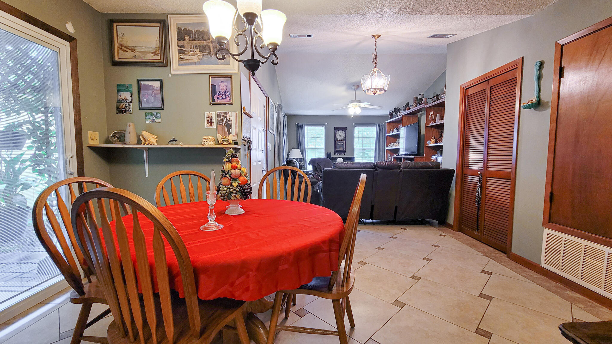 HIDDEN TRAILS PH 1 - Residential