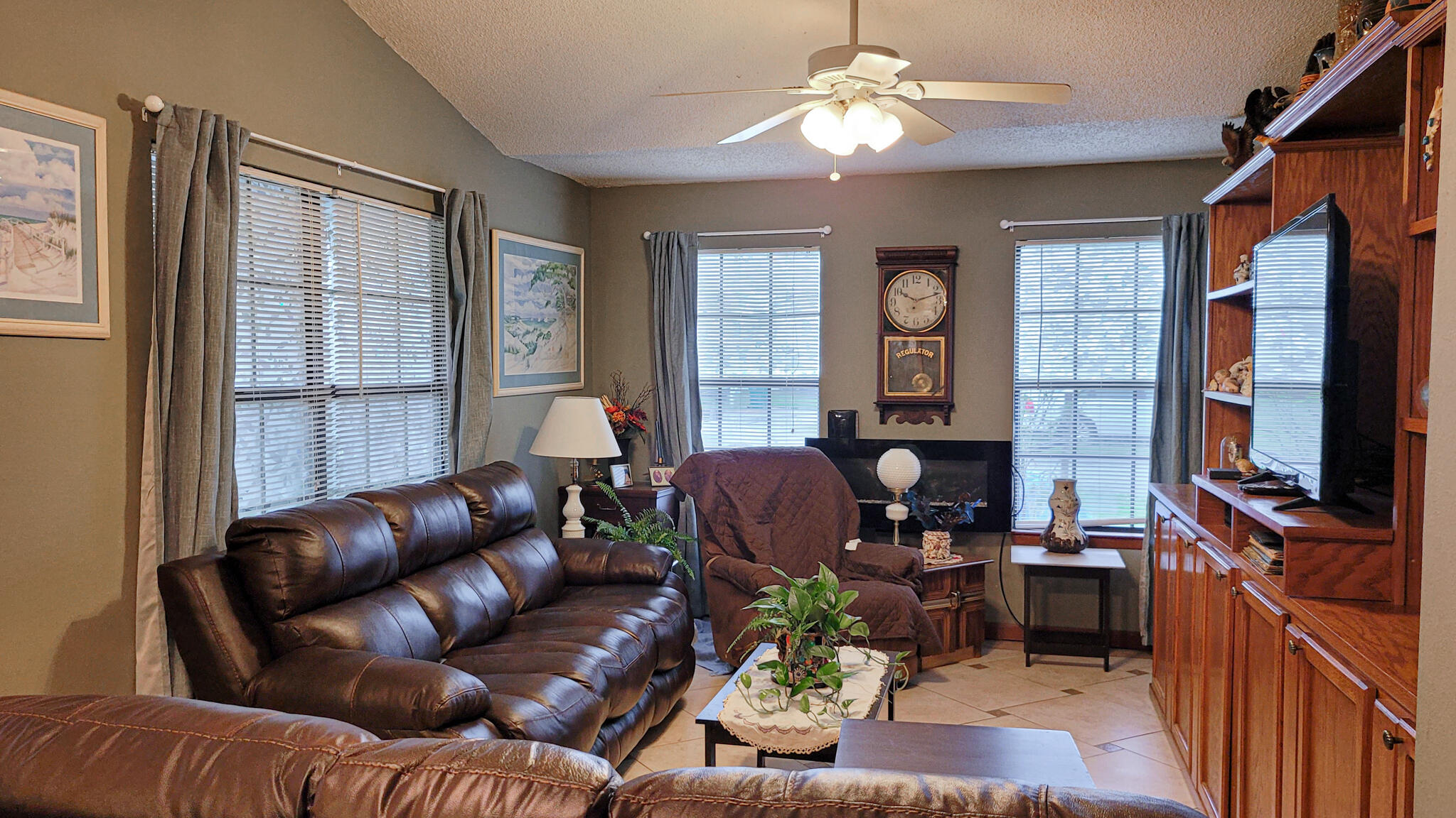 HIDDEN TRAILS PH 1 - Residential