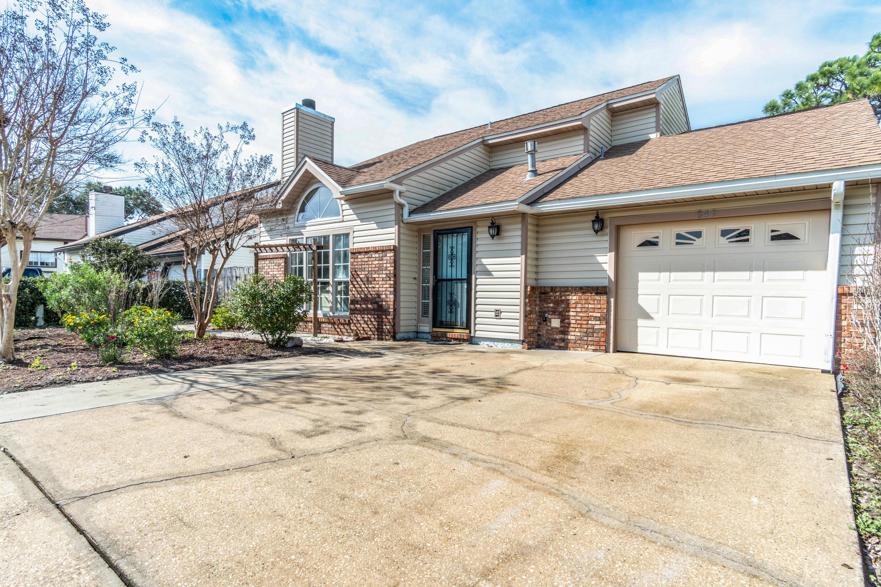 CANTERBURY WOODS 1ST ADDN - Residential