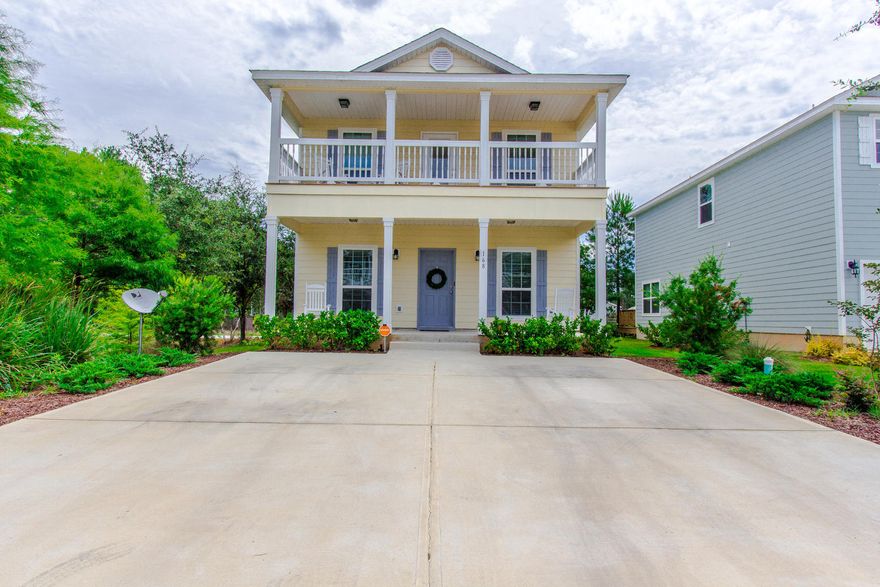 This is a Savannah floor plan with approx 1796 sq. ft,
This two story home features a covered porch and a large balcony! It is 3 bedrooms and 2.5 baths with a large open family room and a gorgeous kitchen with beautiful cabinetry and granite counters, The Master Bedroom is large and opens to a full length balcony! The secondary bedrooms are spacious and the location is fabulous!