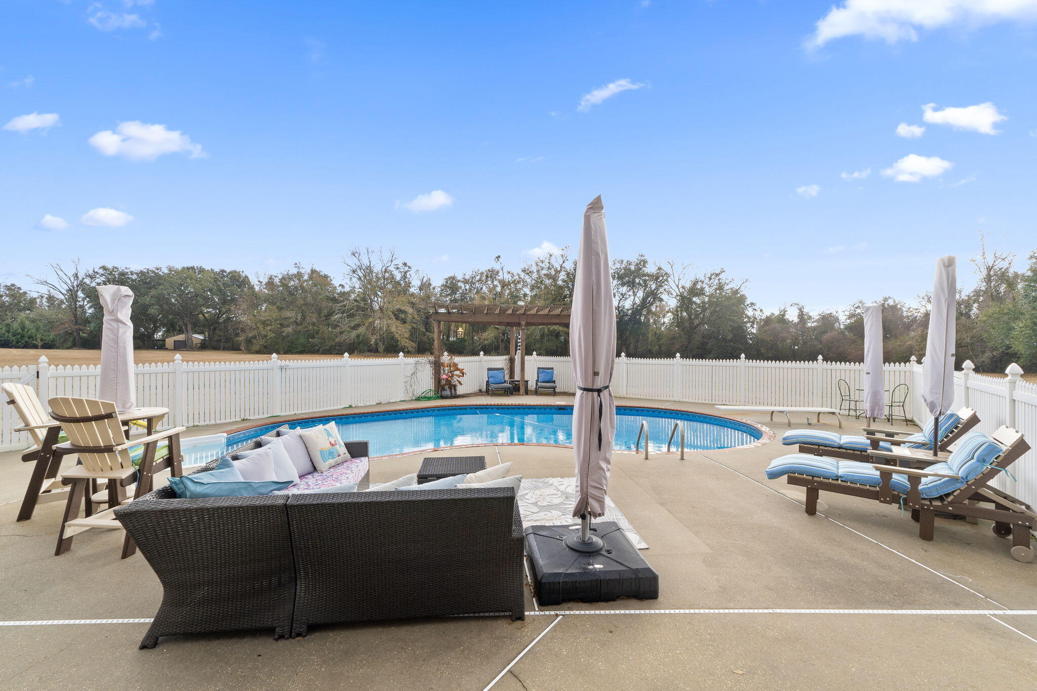 NO RECORDED SUBDIVISION - Residential
