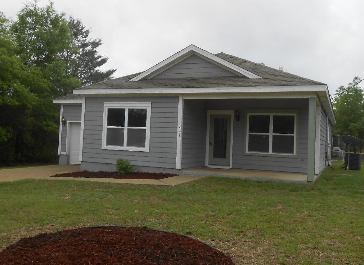 Great starter home for the first time homebuyer. This Homepath home offers 3 bedrooms, 2 bathrooms, large living room, separate dining and spacious kitchen. Master bathroom offers double vanity, garden tub and separate shower. Call today for your private showing.