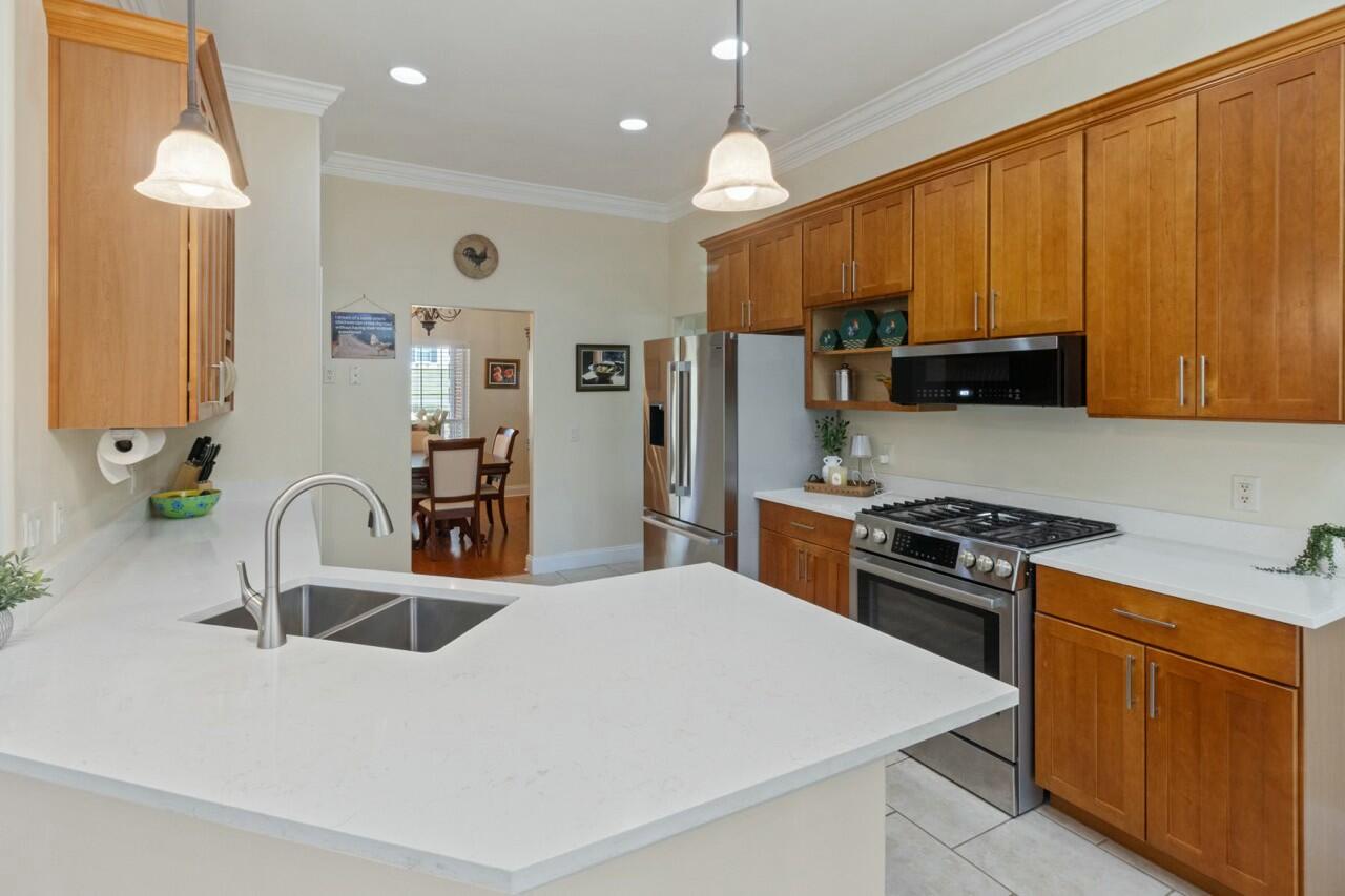 ROCKY BAYOU COUNTRY CLUB ESTATES 1 - Residential