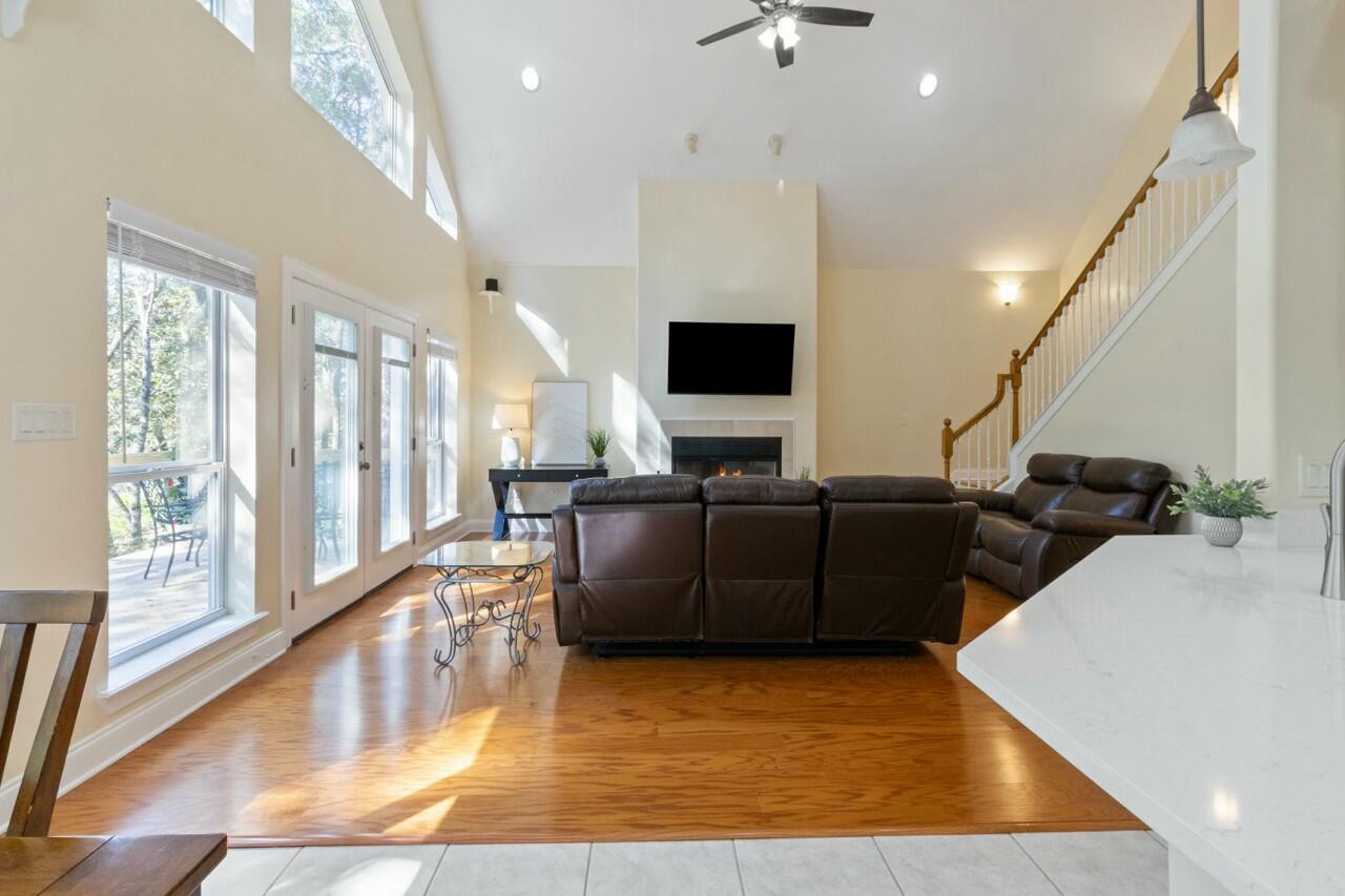 ROCKY BAYOU COUNTRY CLUB ESTATES 1 - Residential