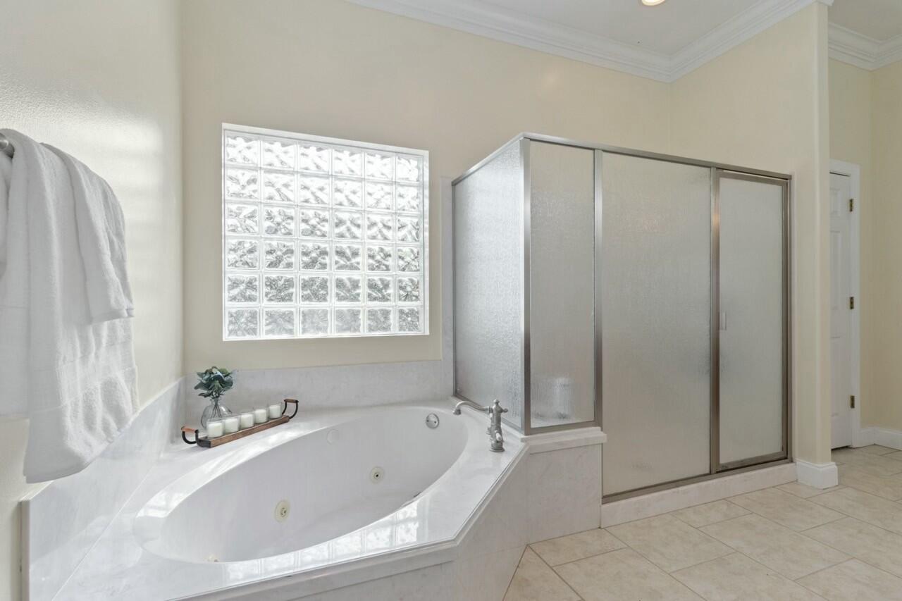 ROCKY BAYOU COUNTRY CLUB ESTATES 1 - Residential