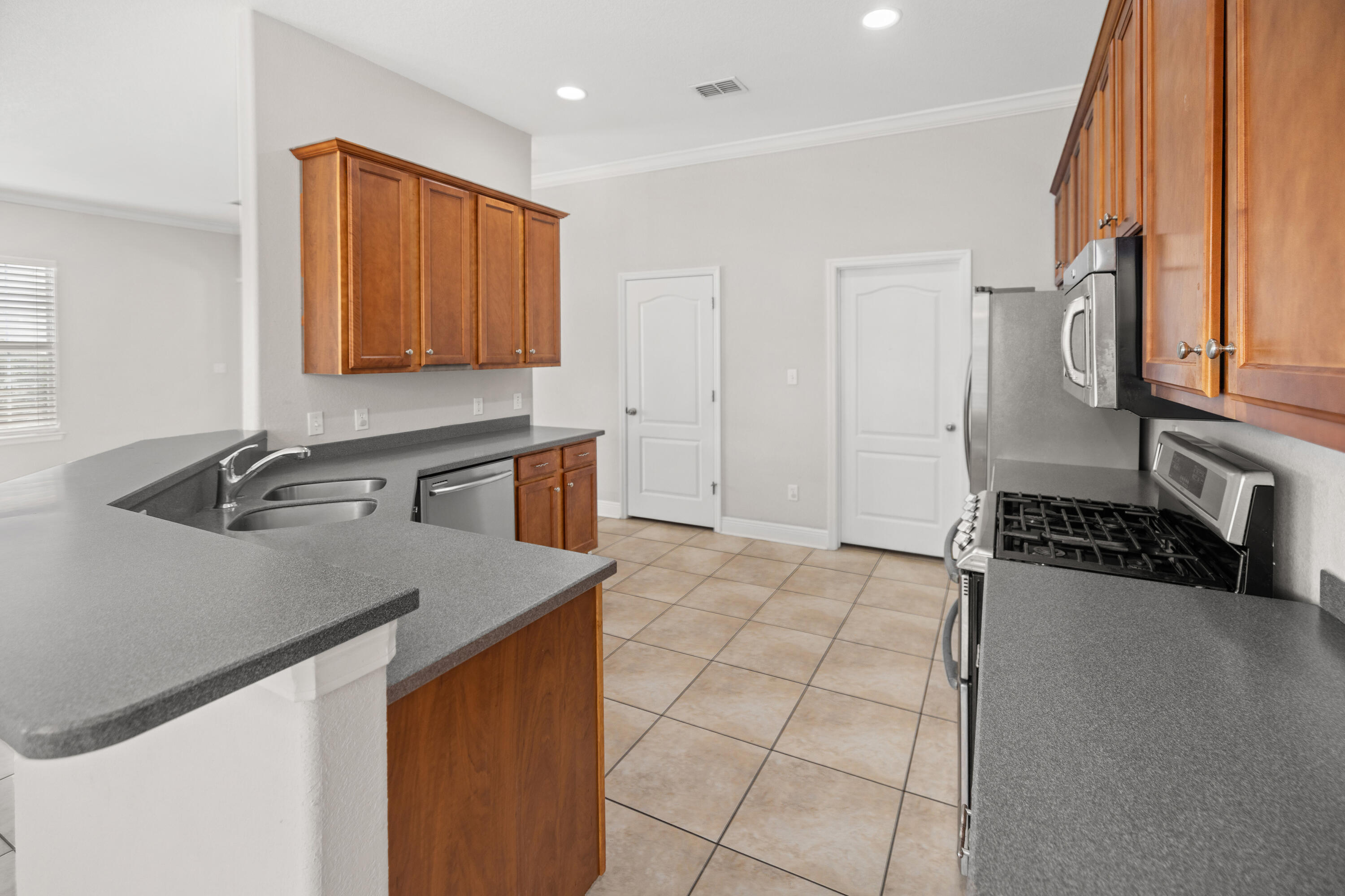 NEWPORT S/D - Residential Lease