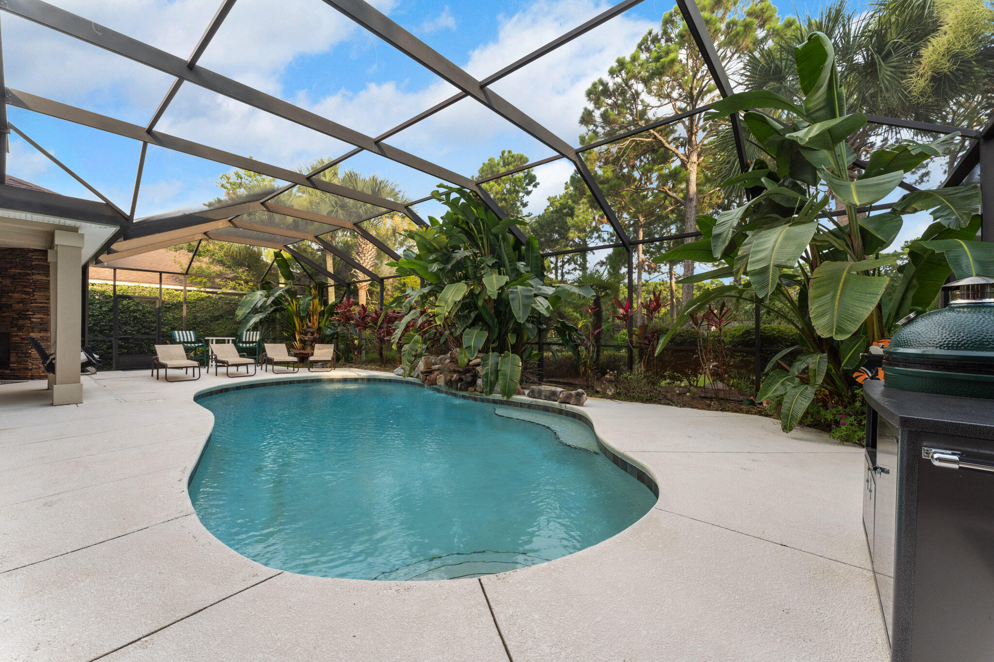 WHISPERING OAKS S/D - Residential