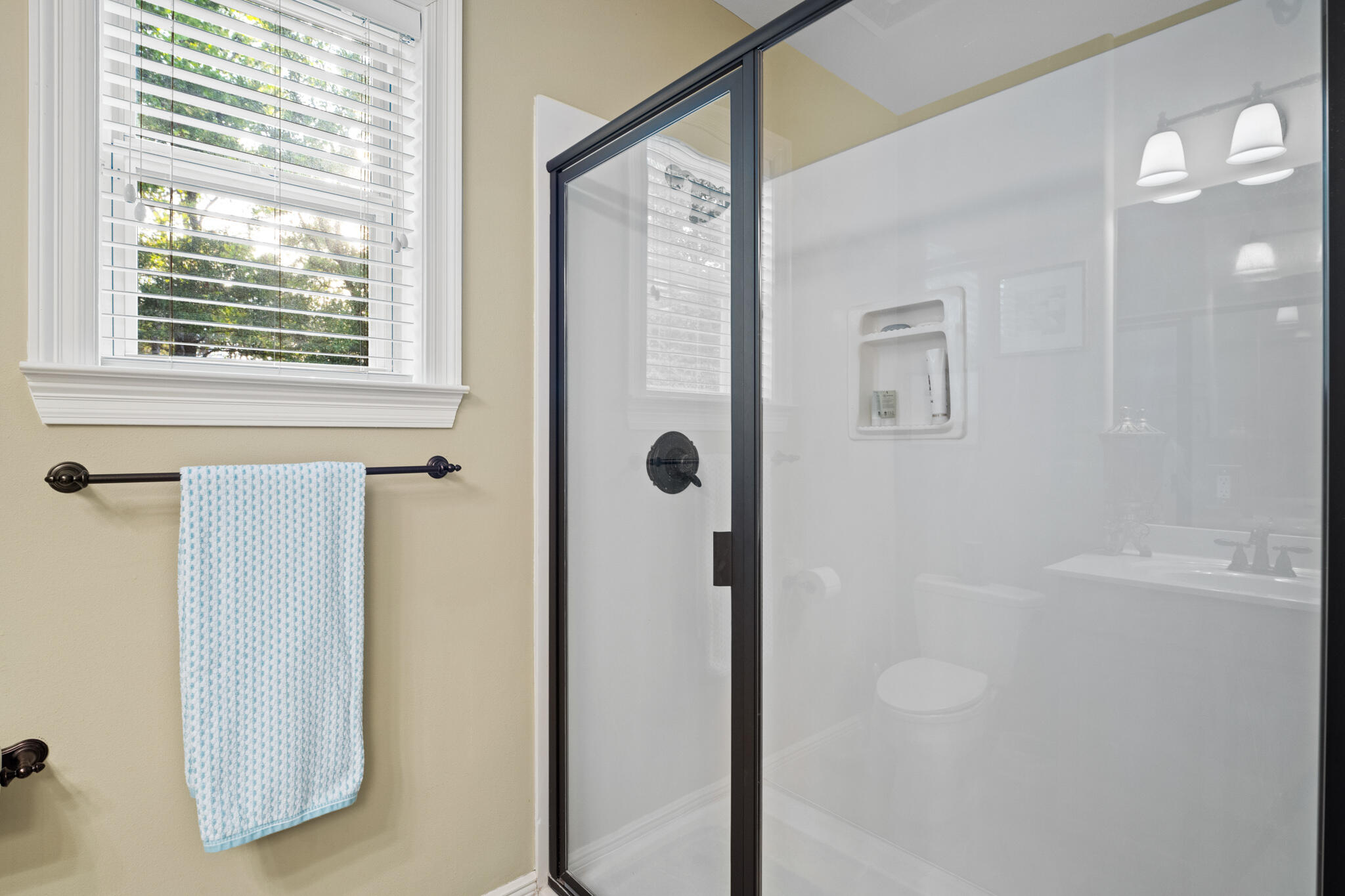 WHISPERING OAKS S/D - Residential