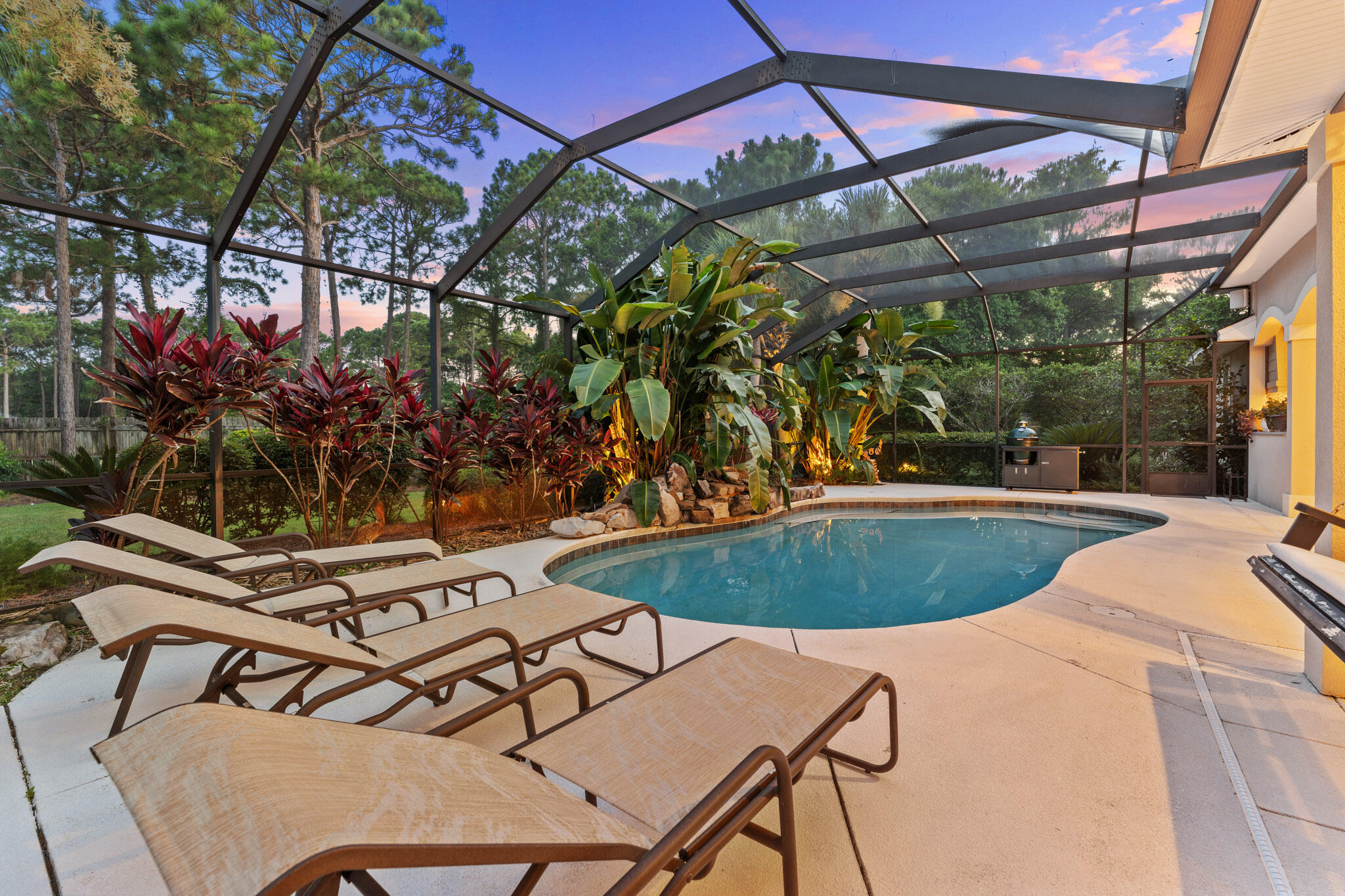 WHISPERING OAKS S/D - Residential