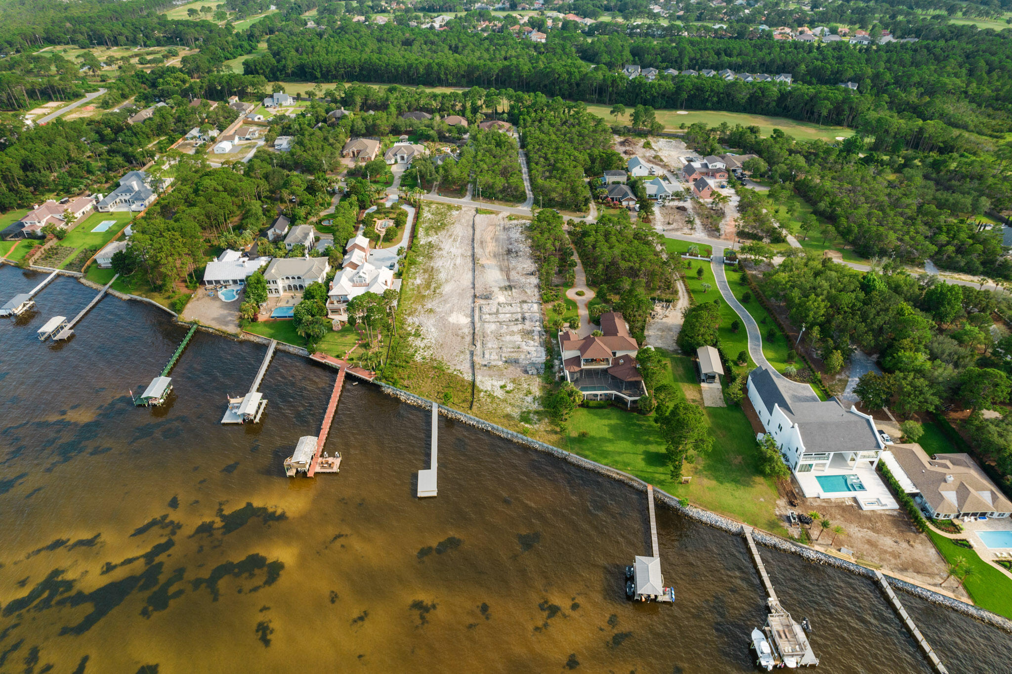 WHISPERING OAKS S/D - Residential