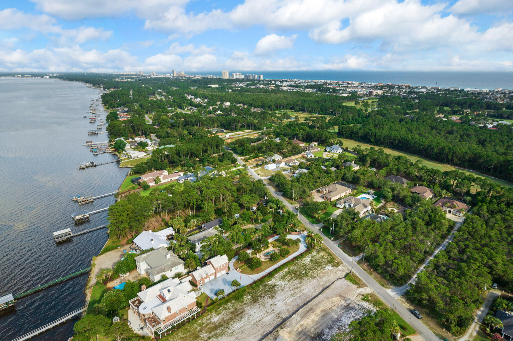 WHISPERING OAKS S/D - Residential