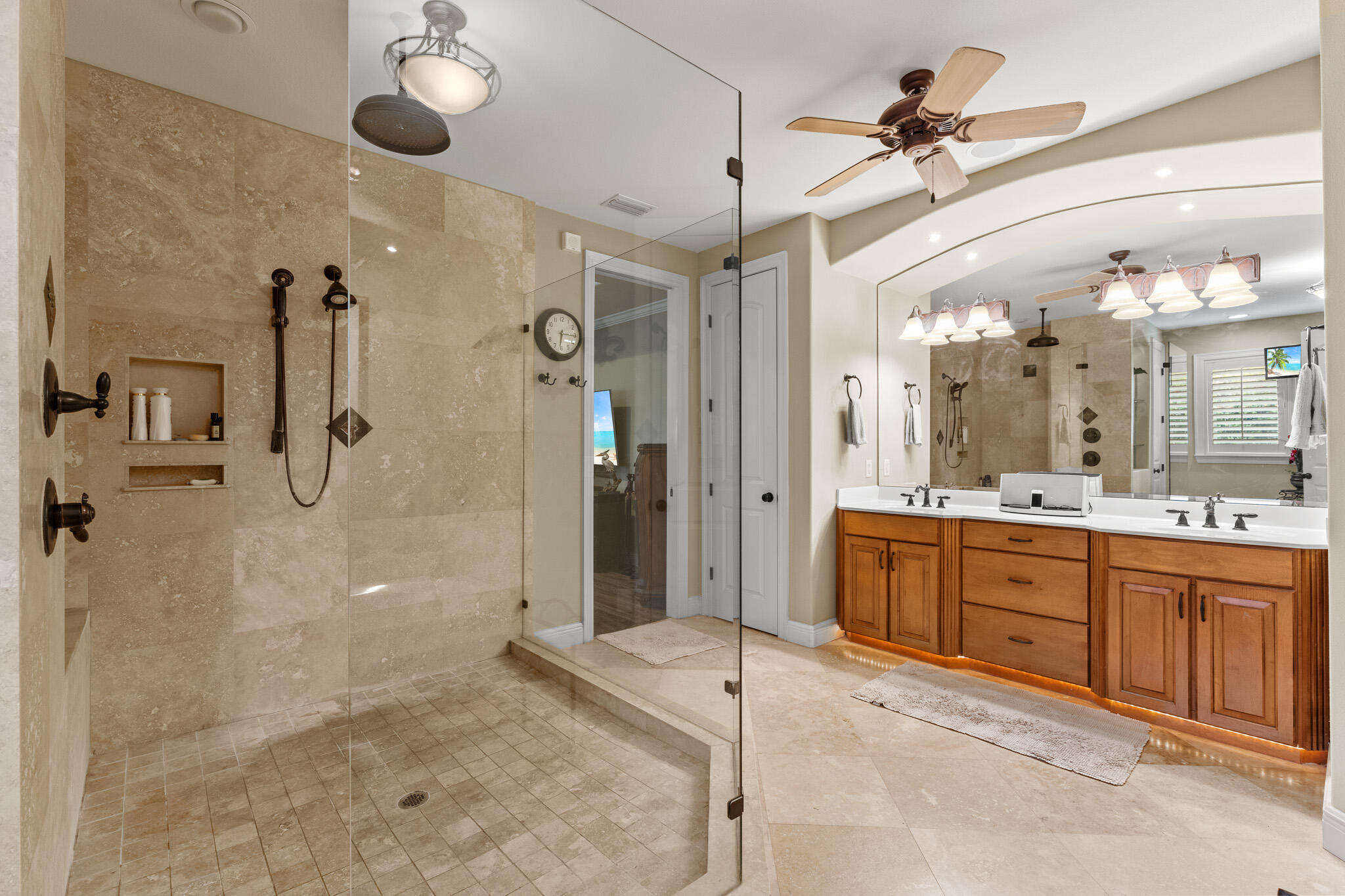 WHISPERING OAKS S/D - Residential