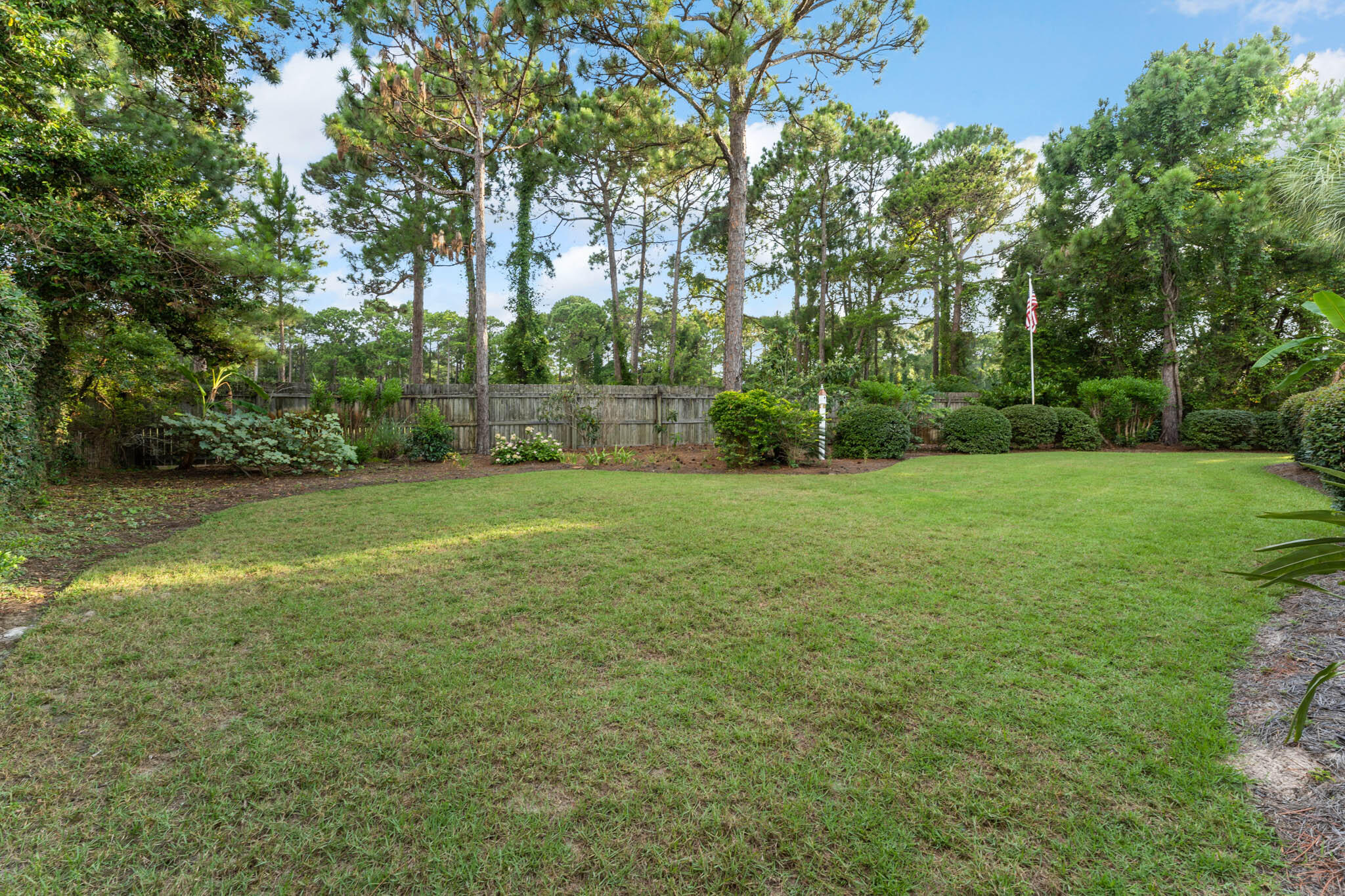 WHISPERING OAKS S/D - Residential