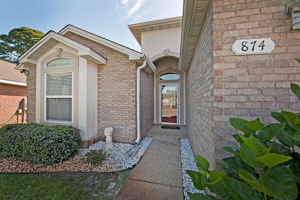 9/30 Open House Cancelled! Welcome to this immaculate cottage home! Warm and inviting, has everything you need and nothing you don't. Great use of every square foot of space along with a tidy fenced yard. The kitchen includes tons of workspace in beautiful dark granite. Classic roomy cabinets and a large pantry store all of your cooking needs. Extras since 2013 include; new fence, complete gutters, new lawn pump,sprinkler system and new sod. Attic flooring for lots of storage above the garage. New roof 2013, and complete fresh coat of paint.High ceiling in the family room and eat-in breakfast room allows lots of natural light. Trey ceiling in Master and Vaulted ceiling in front bedroom add charm. The garage has extra space for your tools and workbench. Transferrable termite Bond.