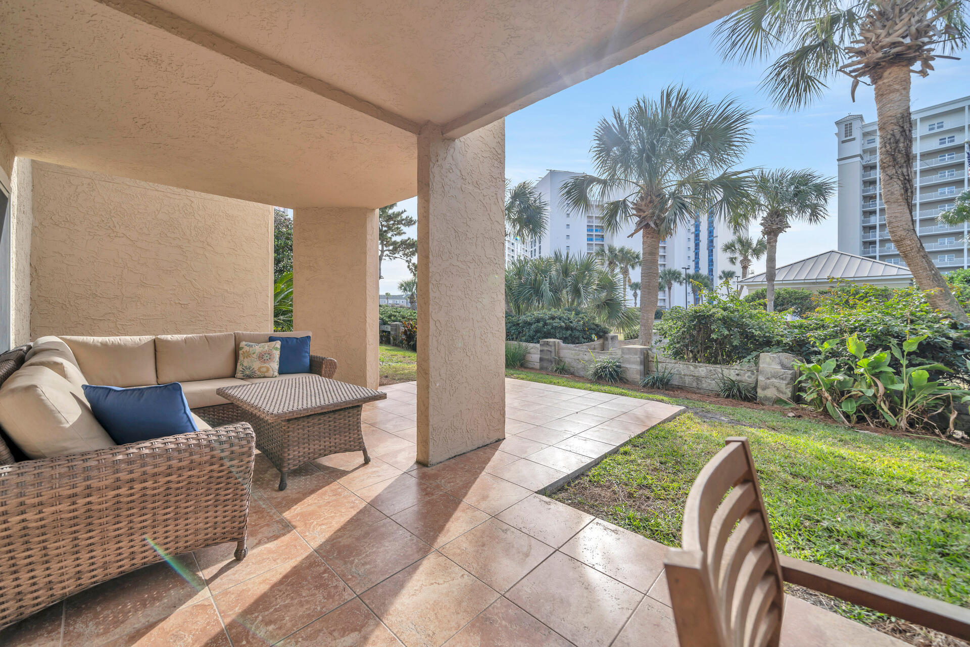 SHORELINE T/H - Residential