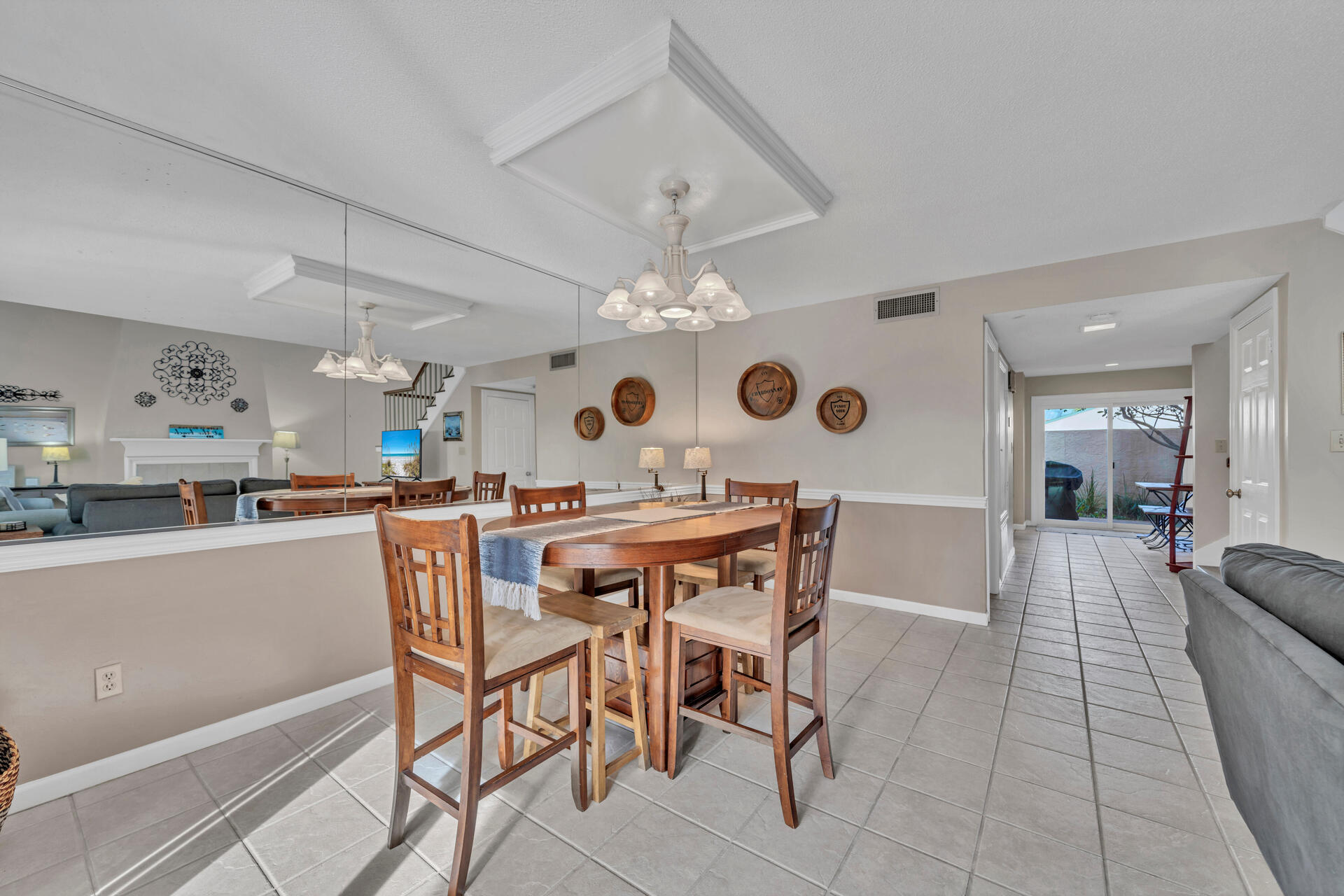 SHORELINE T/H - Residential