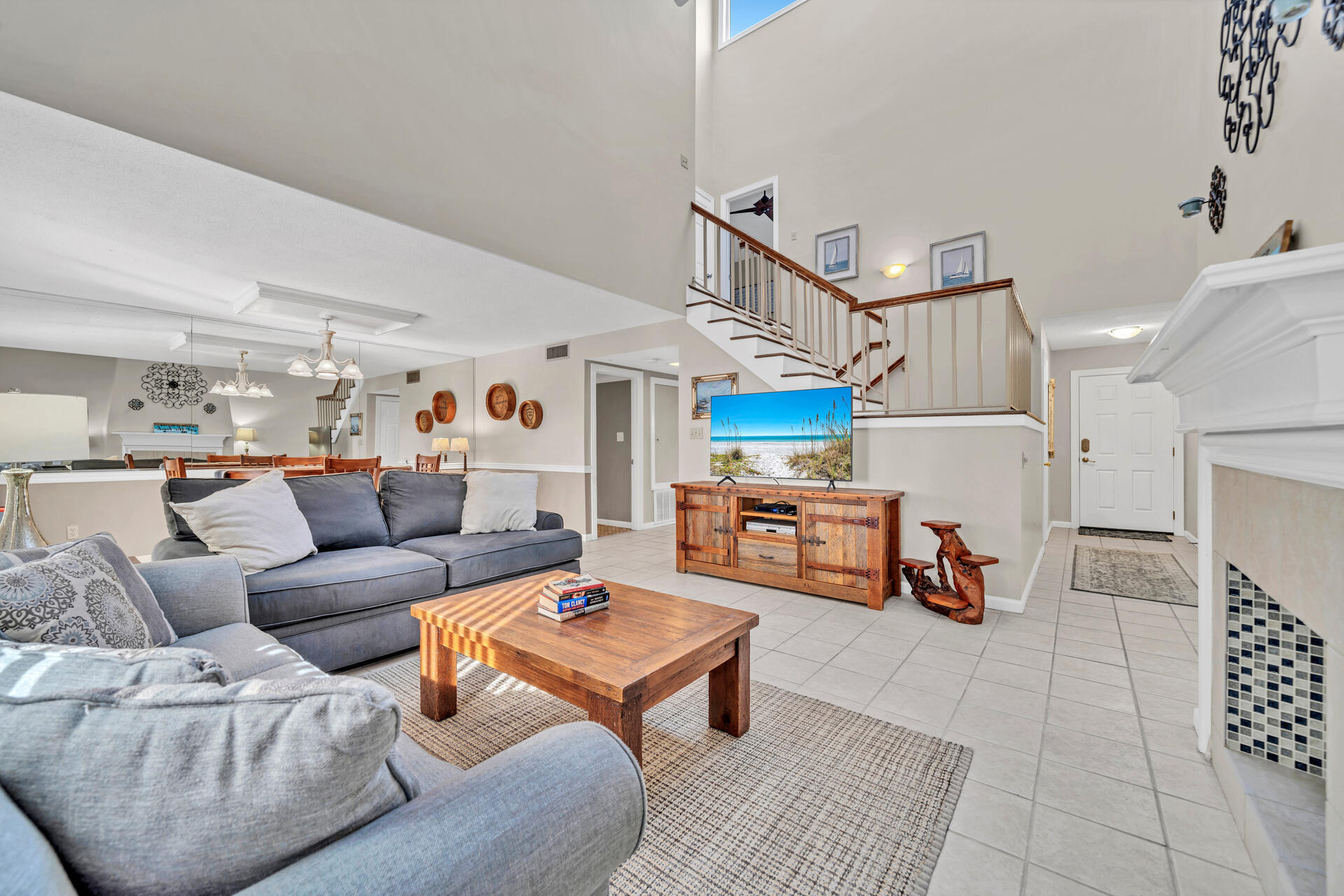 SHORELINE T/H - Residential