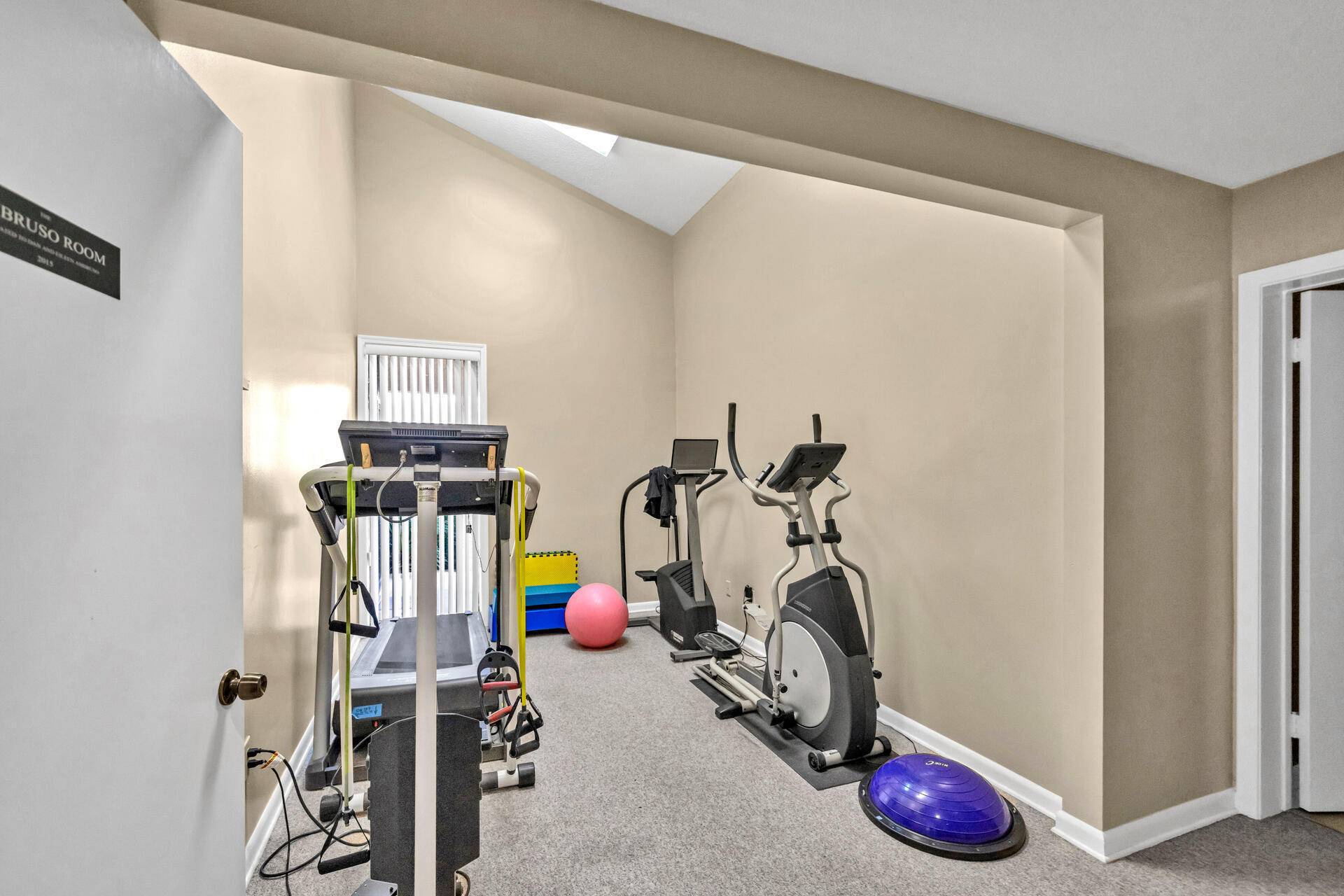 SHORELINE T/H - Residential