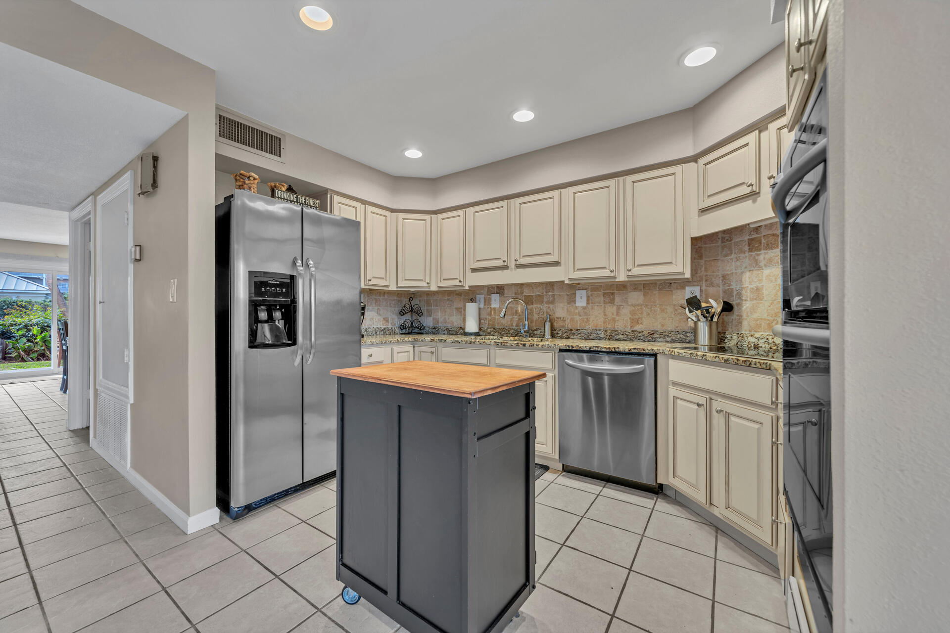 SHORELINE T/H - Residential