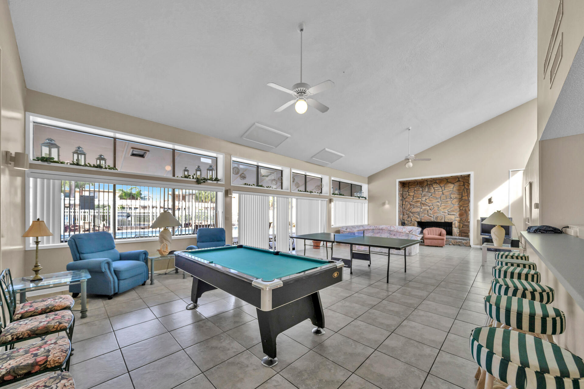 SHORELINE T/H - Residential