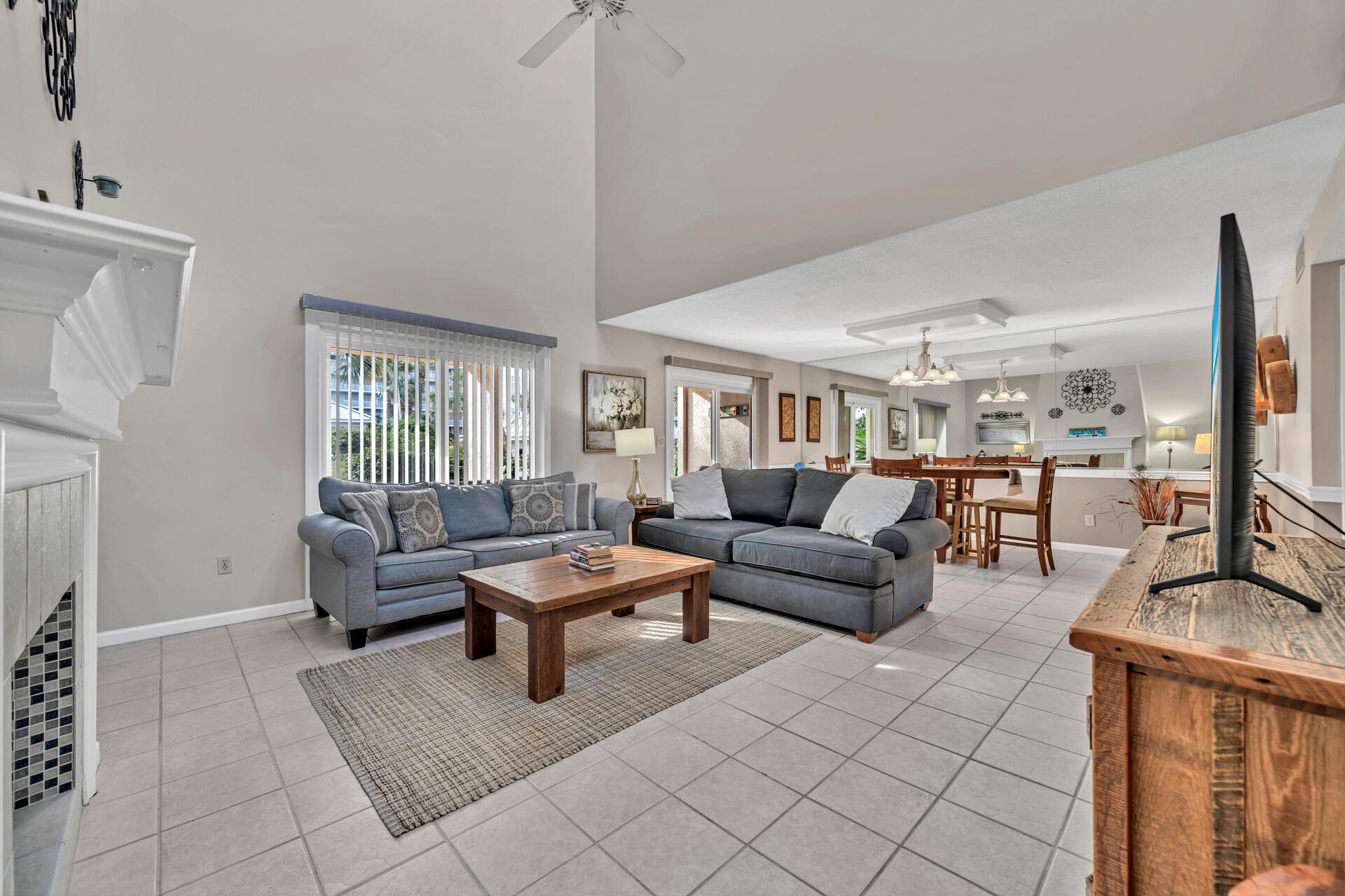 SHORELINE T/H - Residential